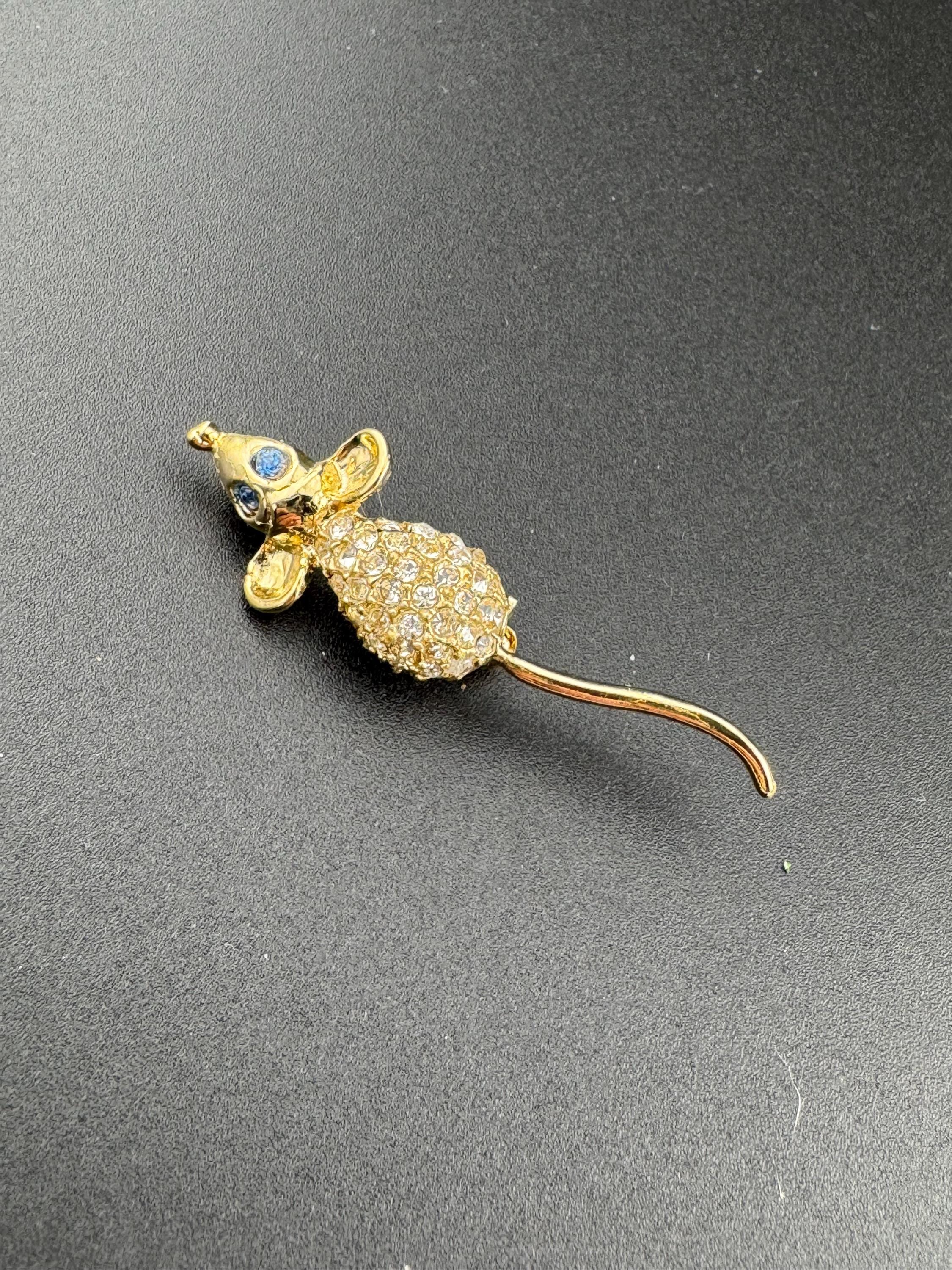 Novelty vintage mouse brooch gold tone with clear diamanté and sapphire eyes