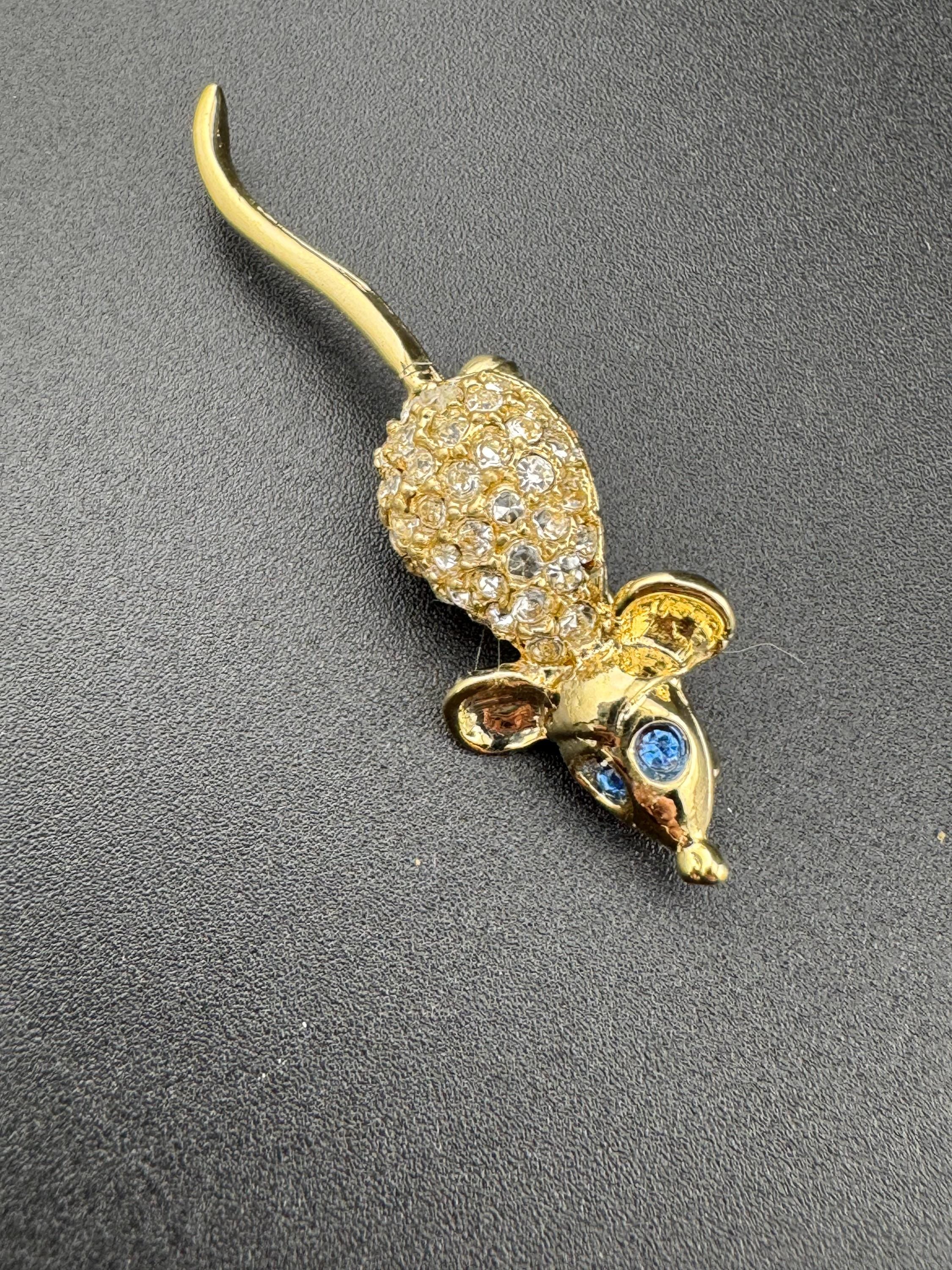 Novelty vintage mouse brooch gold tone with clear diamanté and sapphire eyes