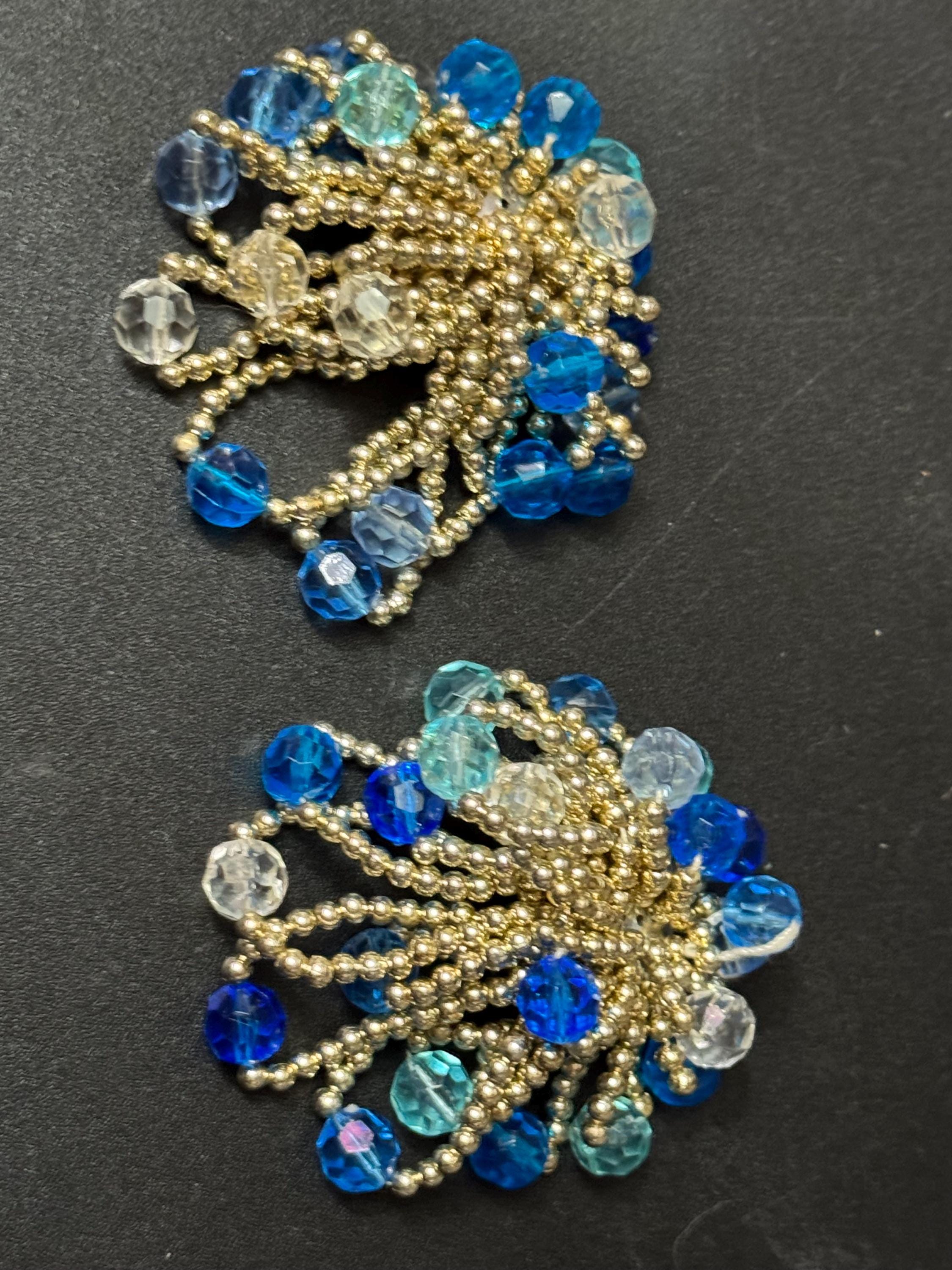 Vintage gold tone lightweight blue plastic beaded waterfall cluster clip on earrings dangly