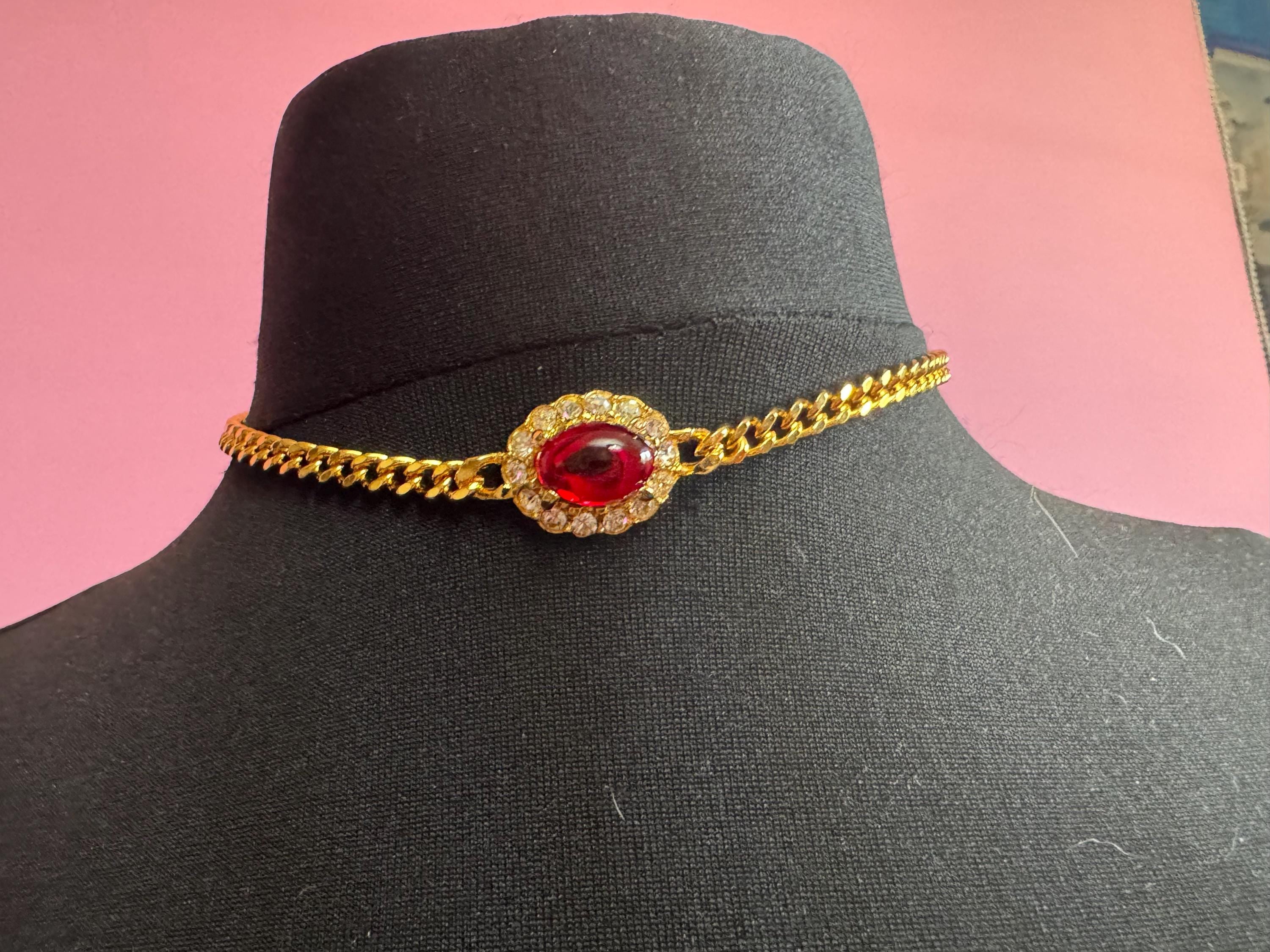 40.5cm Vintage 1980s Swarovski Ruby Red Oval cabochon and clear diamanté choker necklace gold tone high end old shop stock