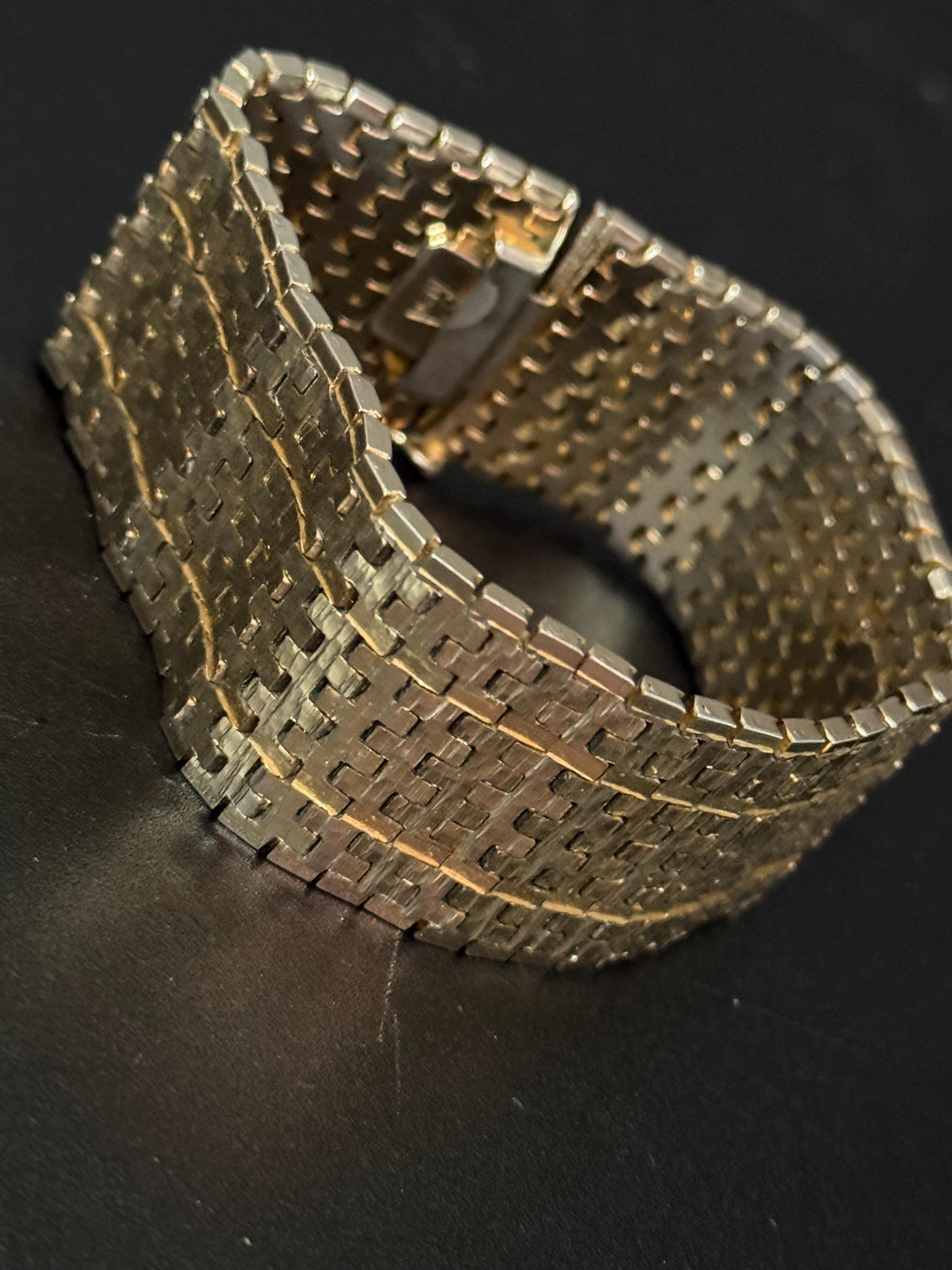 1970s articulated flat 18k gold plated cuff wrap bracelet 20cm long x 28mm wide Italian CT8750