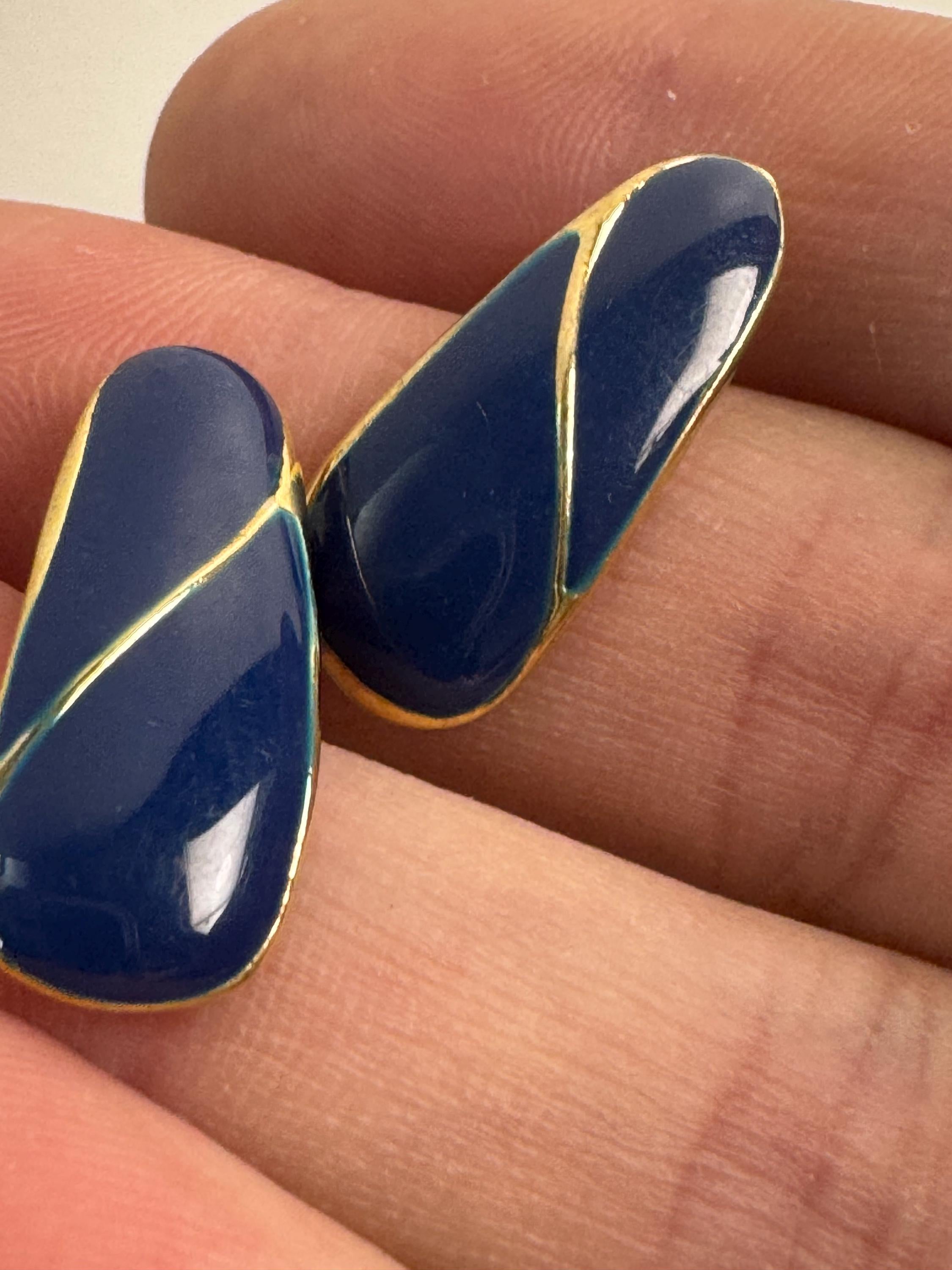 Vintage 80s dark blue enamel gold tone drop stud earrings for pierced ears preloved