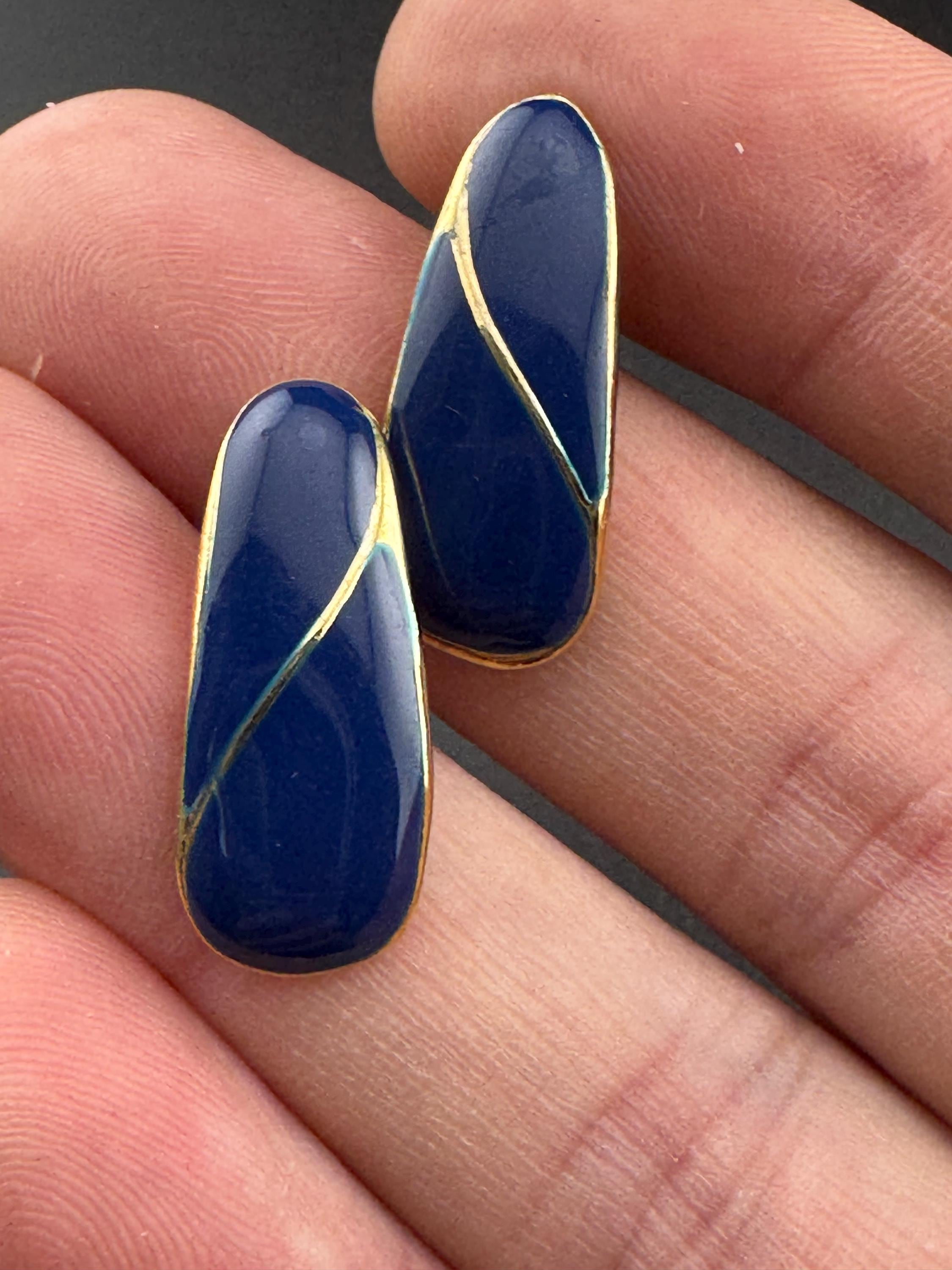 Vintage 80s dark blue enamel gold tone drop stud earrings for pierced ears preloved