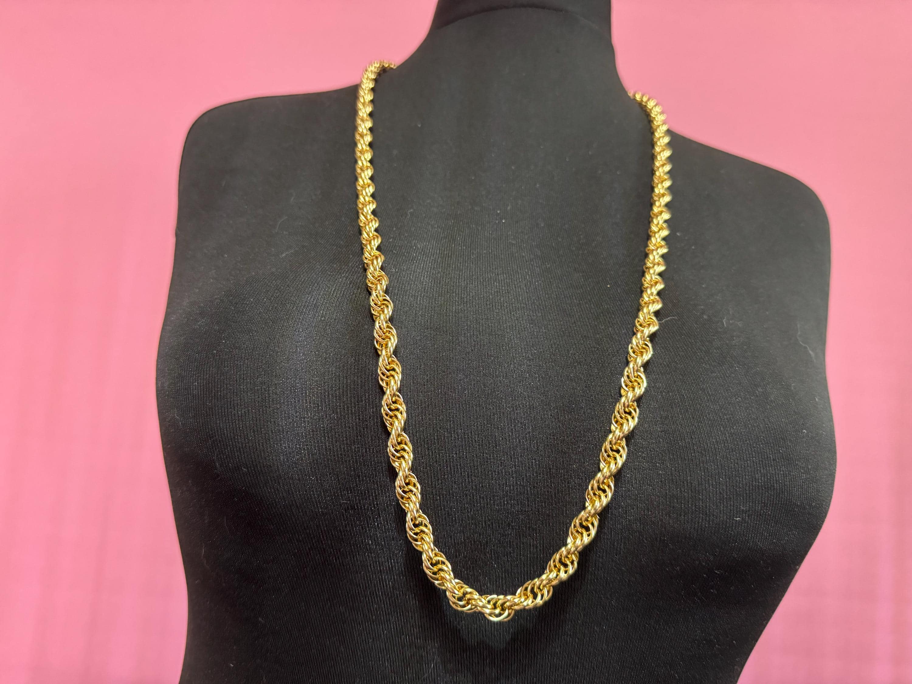 Vintage 95cm lightweight long rope chain link gold tone necklace 1970s 1980s 8mm