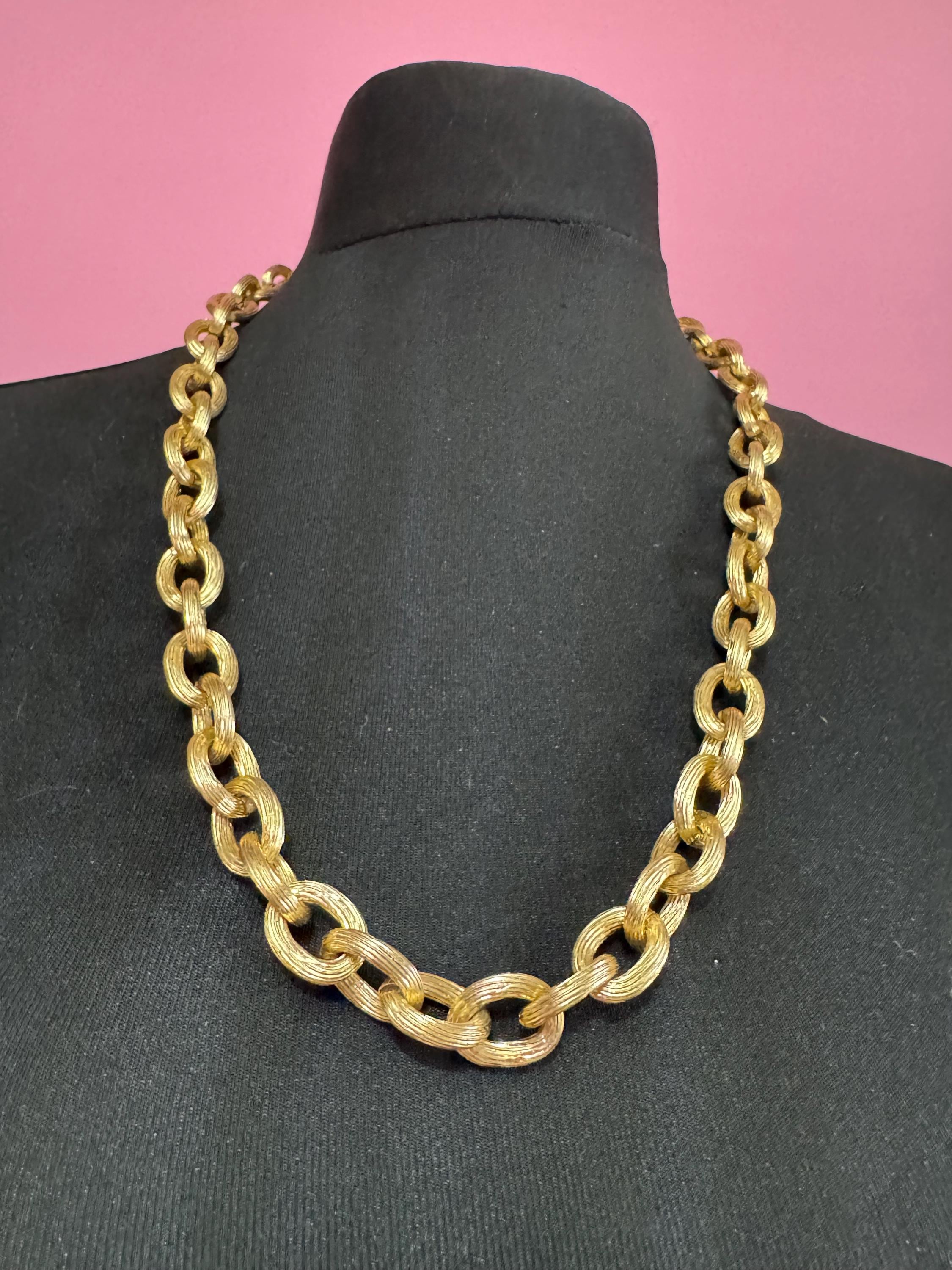 Vintage gold tone lightweight big cable link chunky metal long chain necklace 1970s