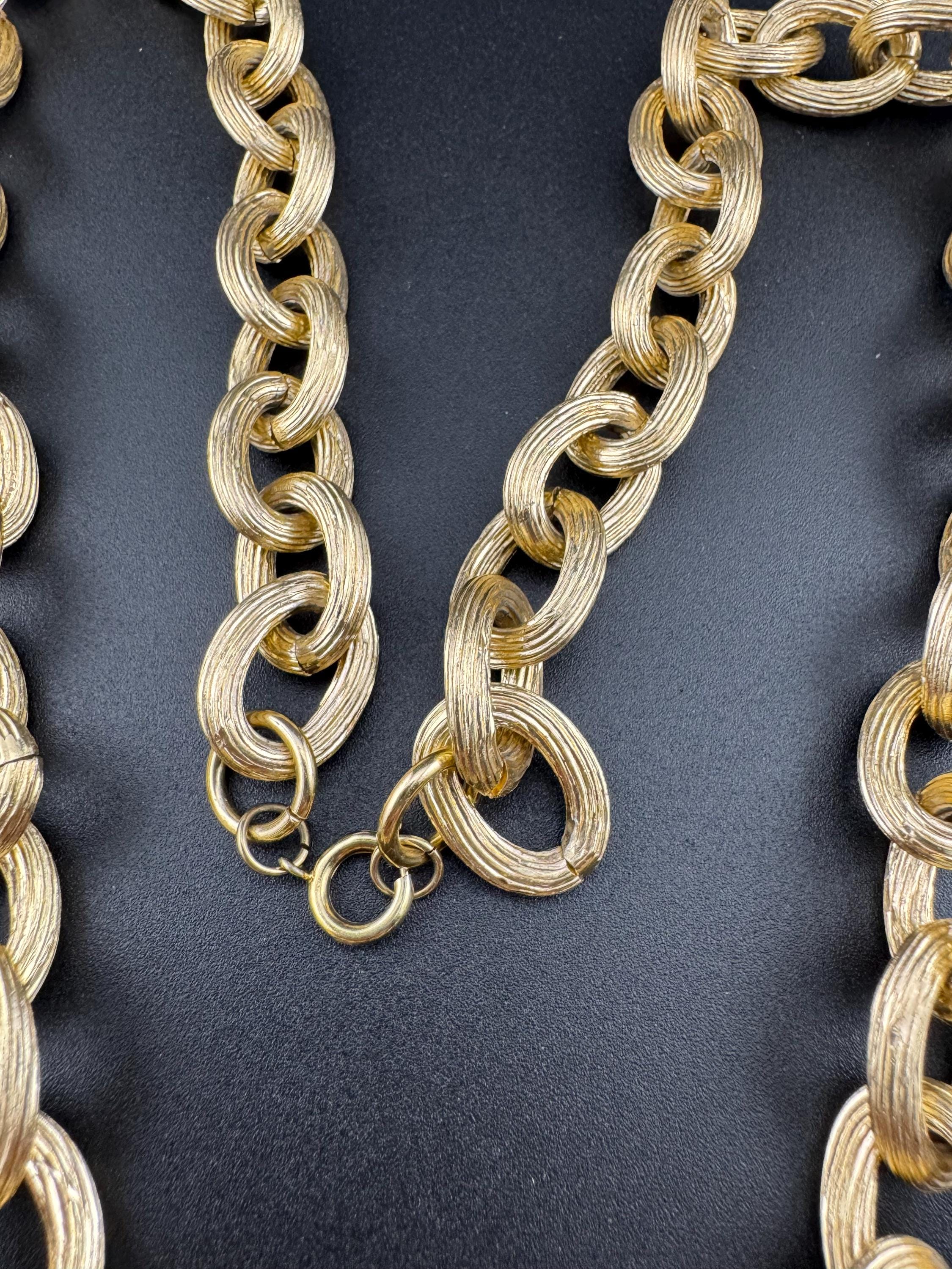 Vintage gold tone lightweight big cable link chunky metal long chain necklace 1970s