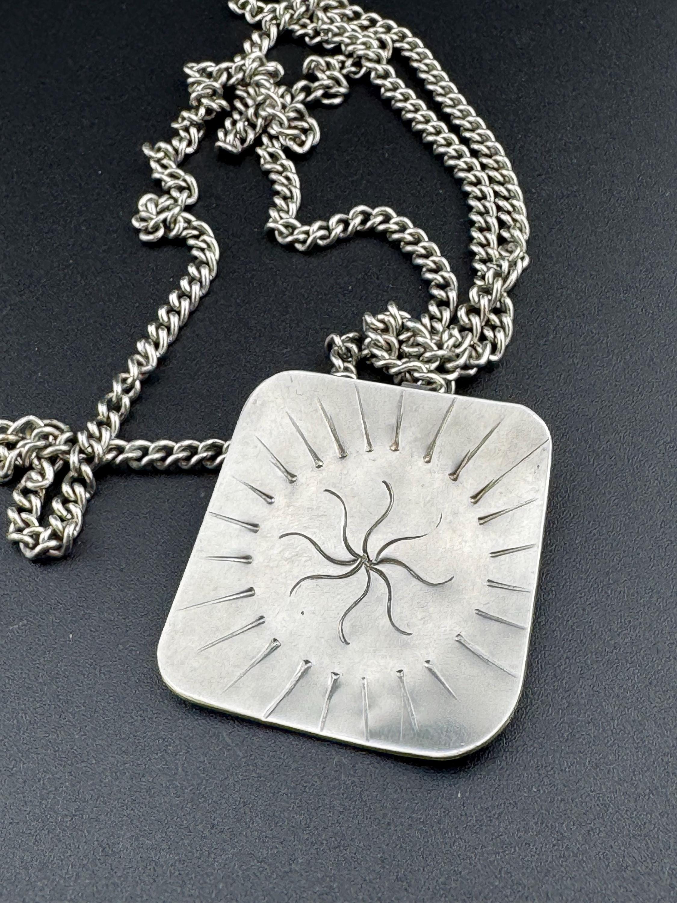 Vintage Modernist oversized etched starfish nautical silver tone stainless Steel medallion pendant necklace Mid Century 1960s 1970s