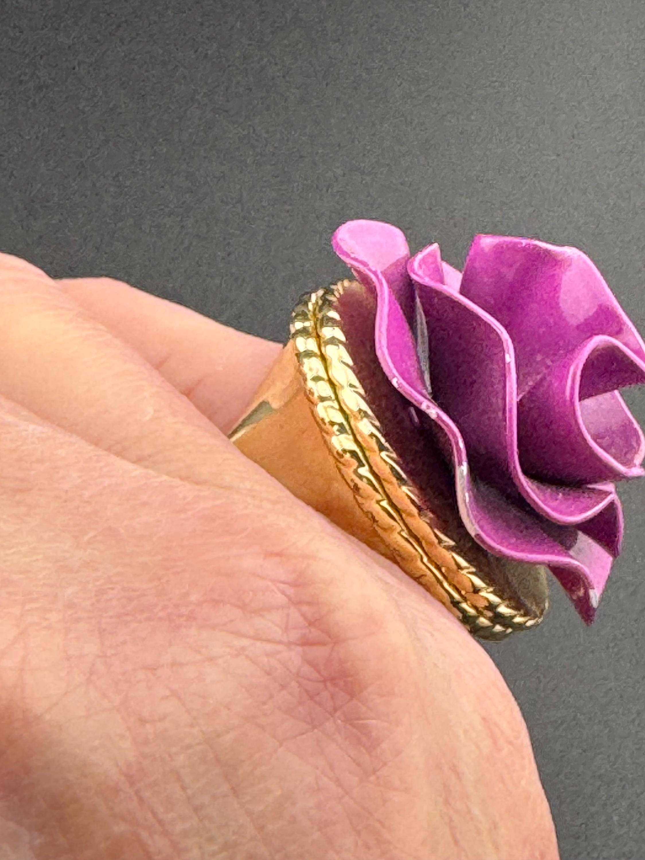 Marc Jacob’s Lola cream perfume scent ring with oversized purple flower size uk N O