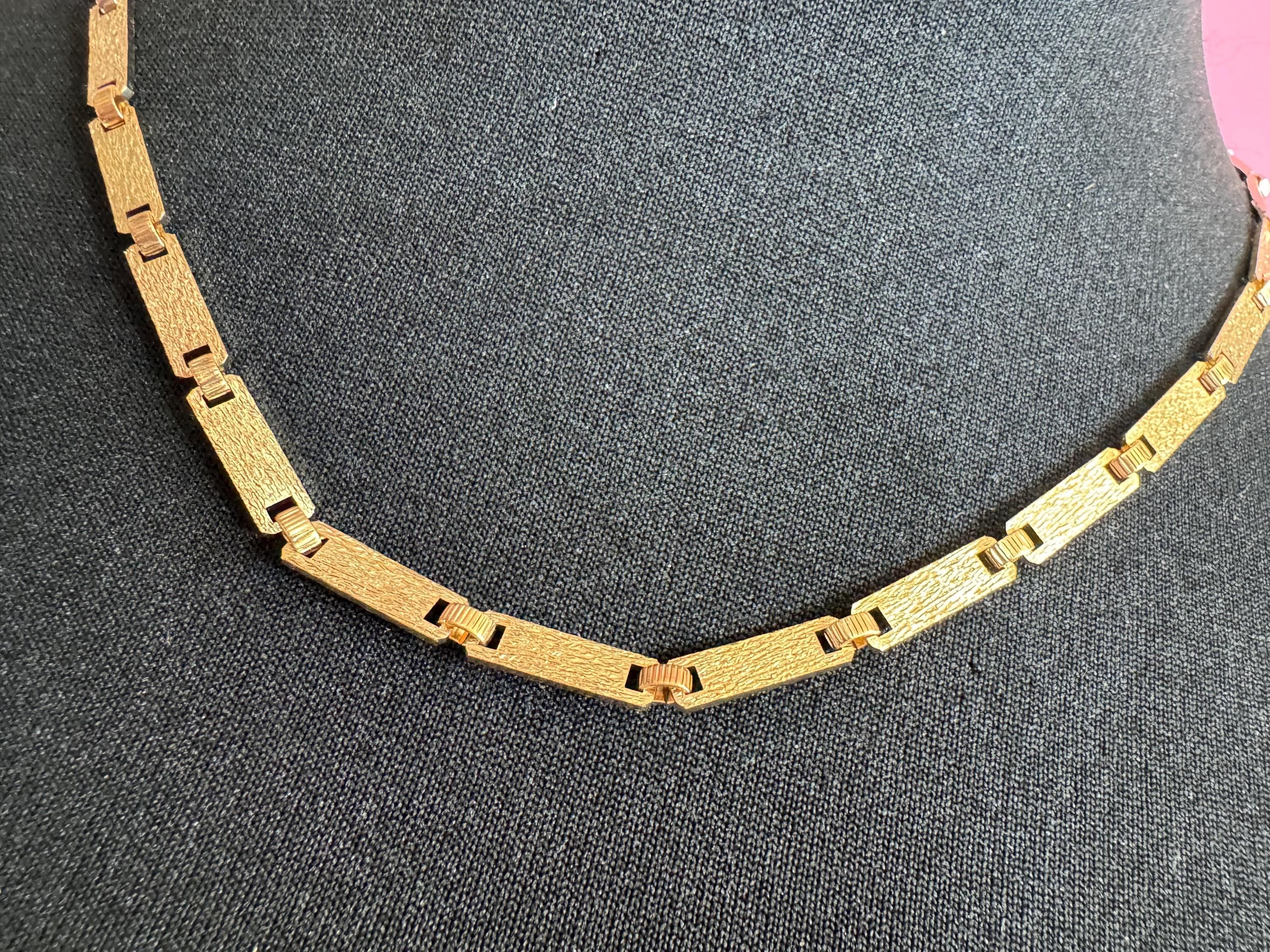 52cm long 20.5” 1980s Matt gold tone flat bar link textured fancy chain necklace