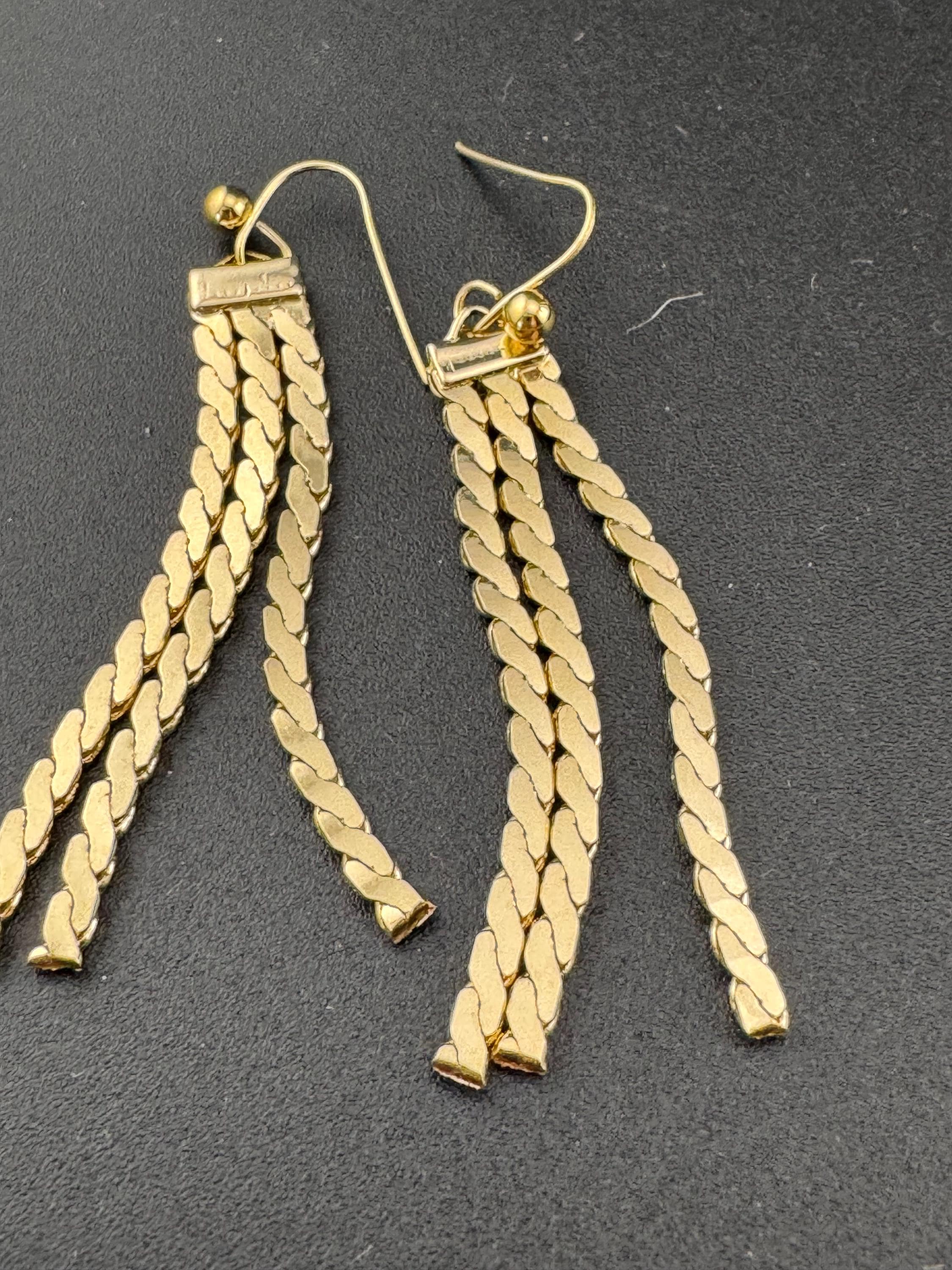 Vintage gold plated serpentine chain tassel drop dangly earrings 1970s deadstock unworn