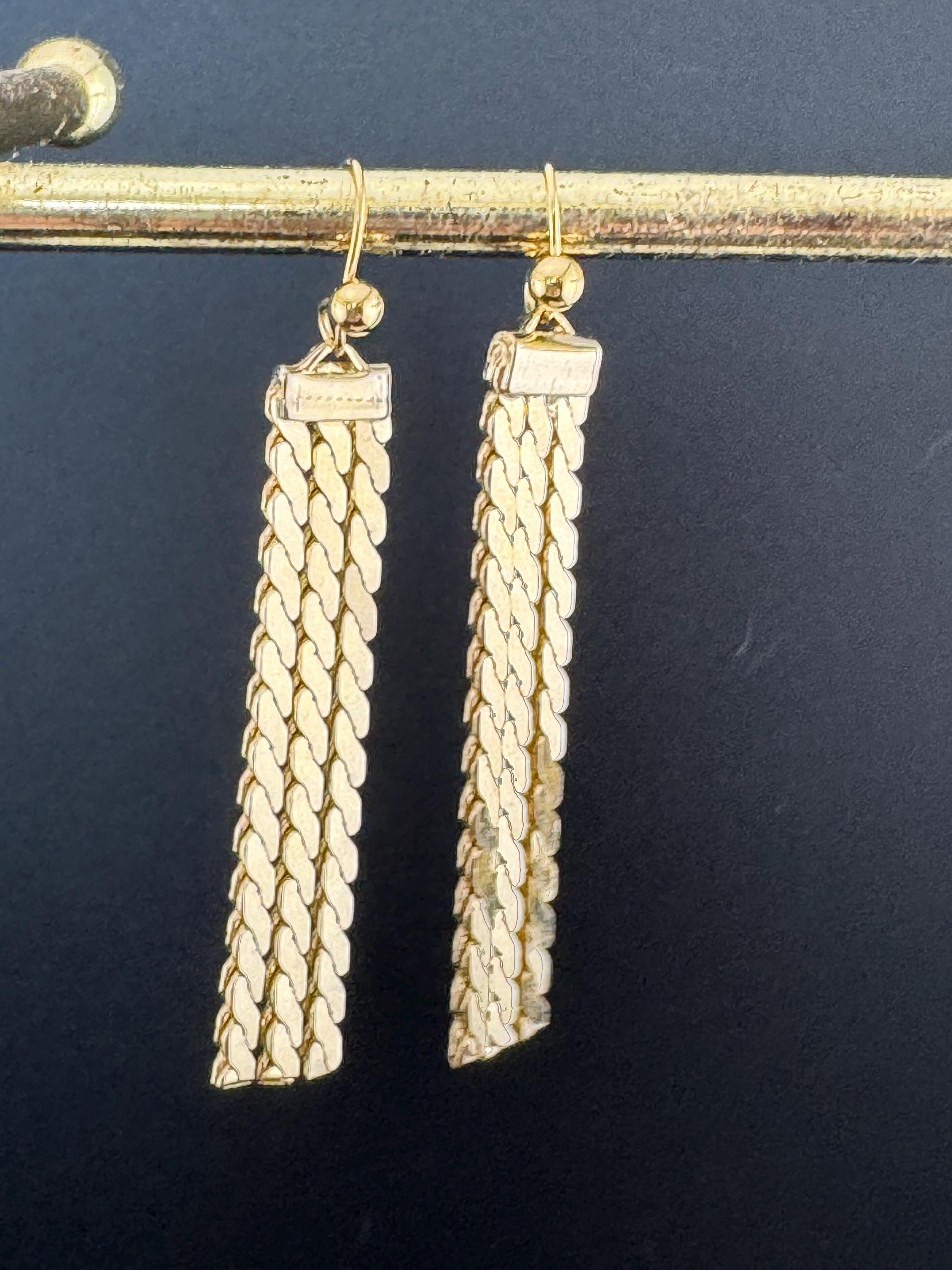 Vintage gold plated serpentine chain tassel drop dangly earrings 1970s deadstock unworn