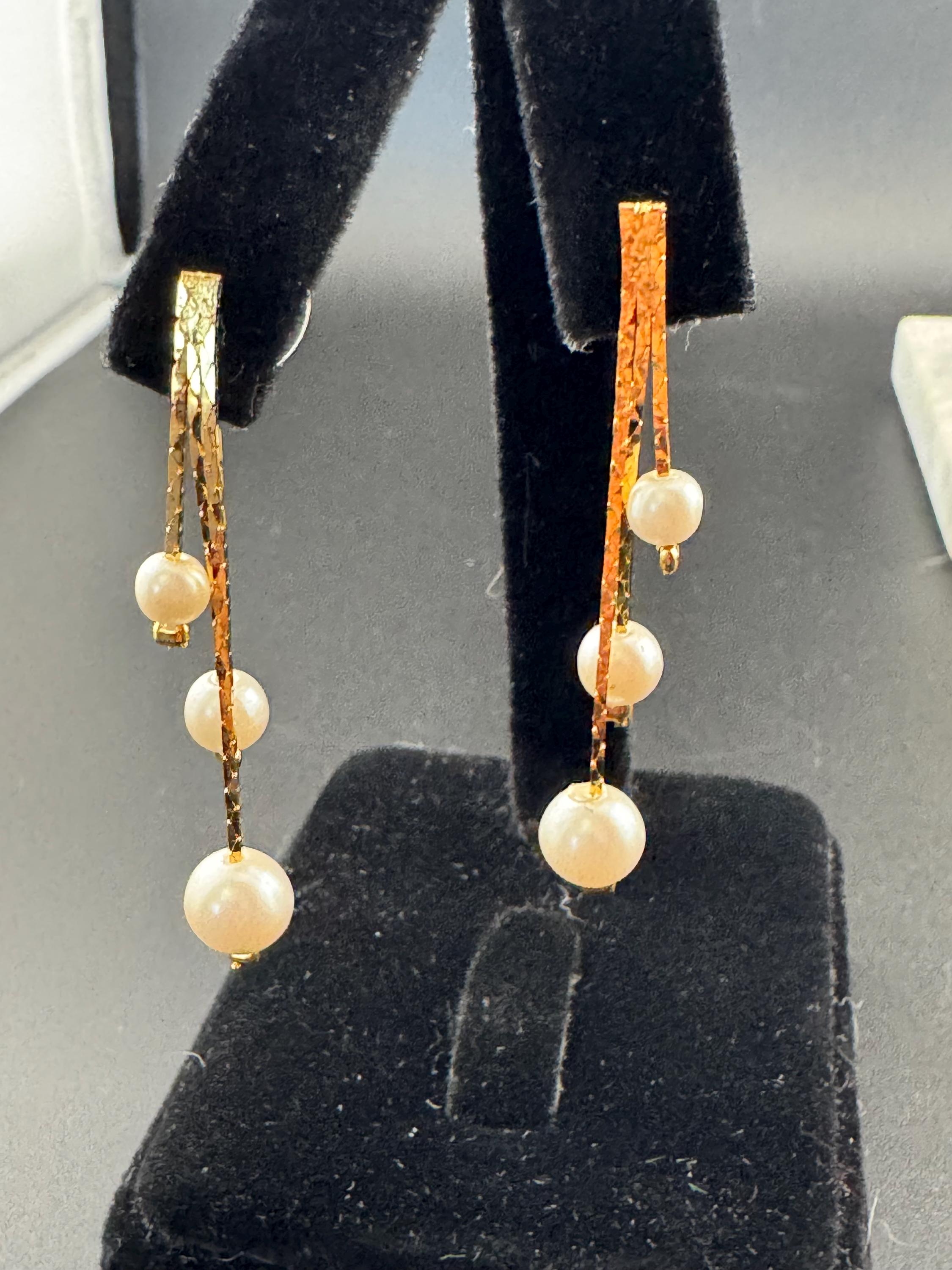 Vintage gold plated faux pearl ball bead dainty triple chain dangly drop earrings 1970s 80s 4.5cm