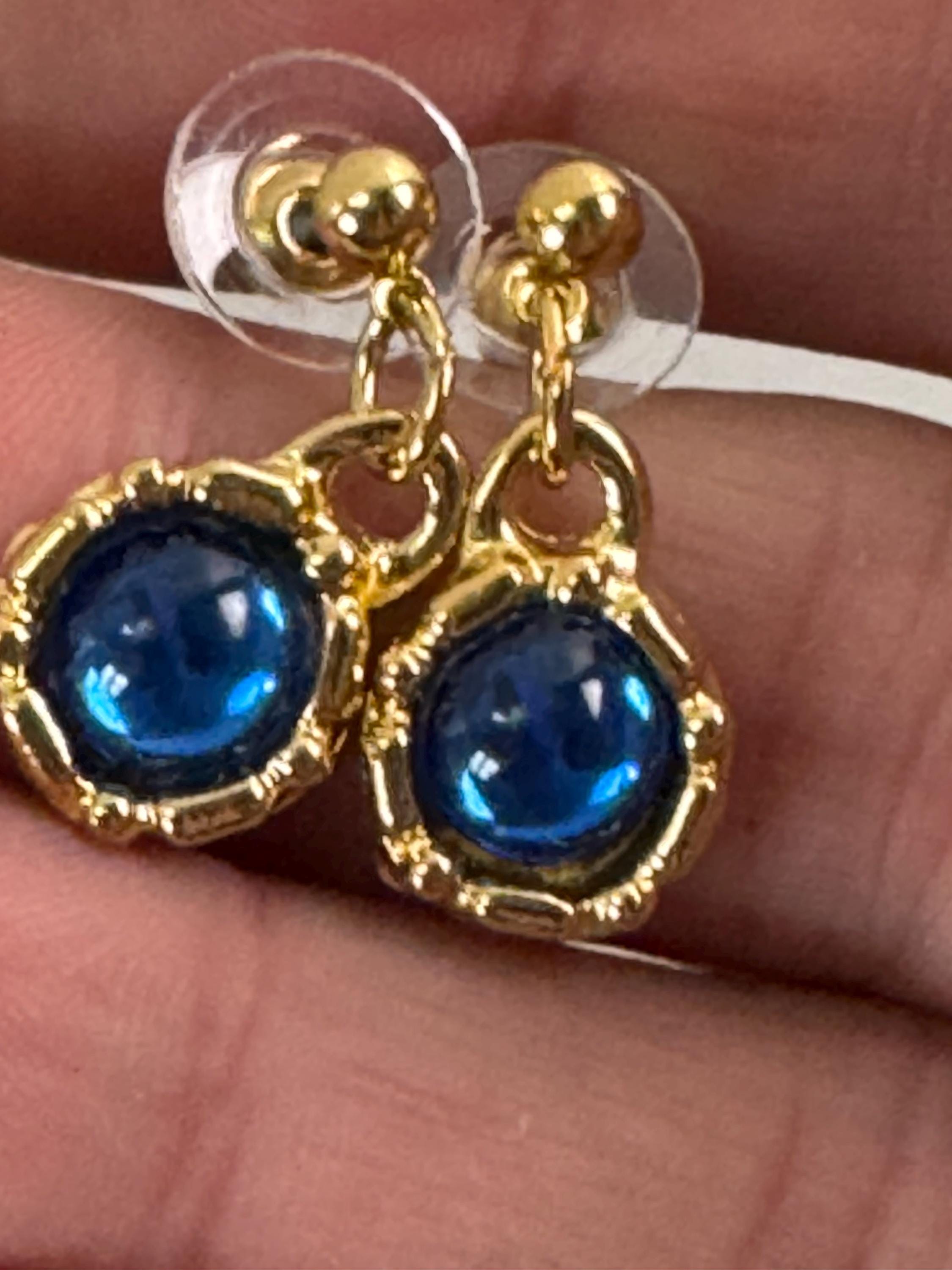 Vintage bright sapphire blue glass cabochon Etruscan style gold drop dangly earrings