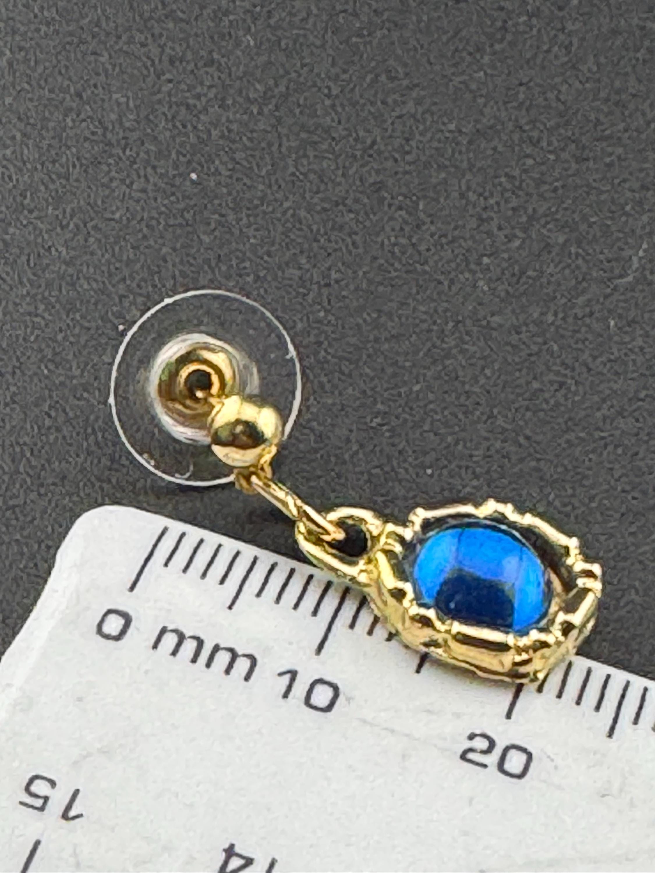 Vintage bright sapphire blue glass cabochon Etruscan style gold drop dangly earrings