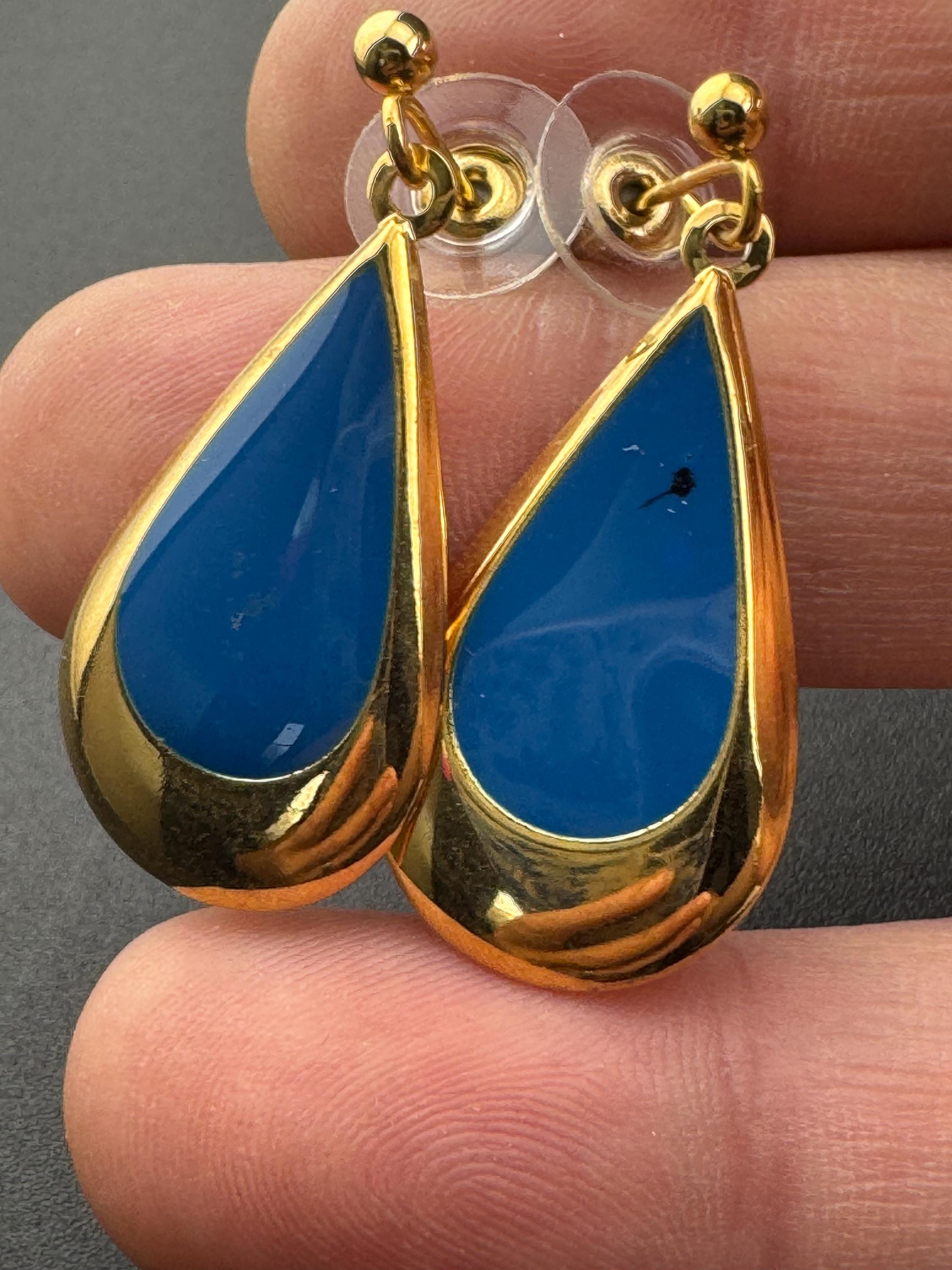 Vintage 80s blue enamel gold tone dangly drop earrings for pierced ears unworn