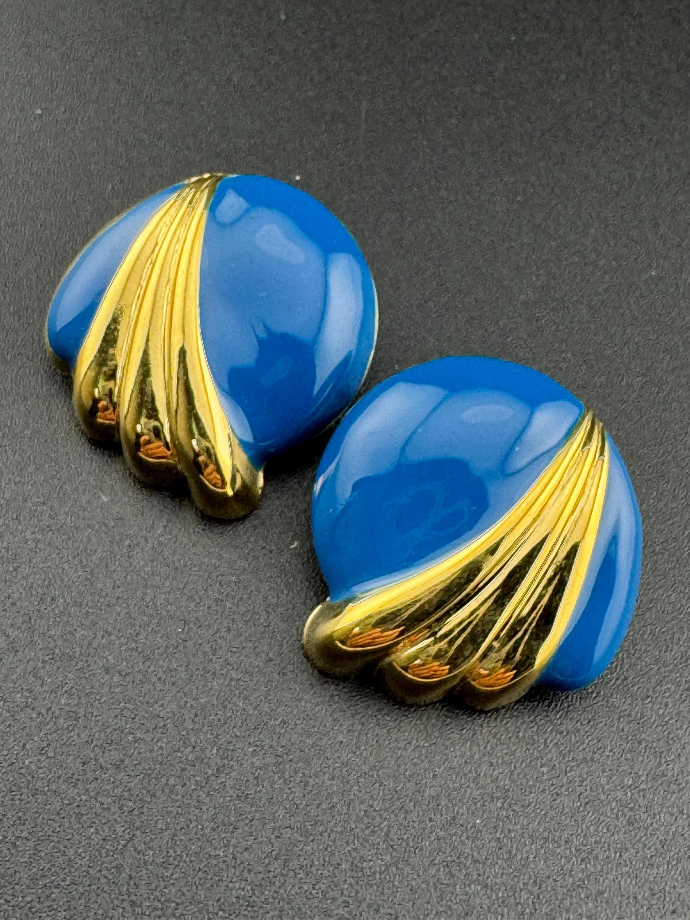 Vintage 80s bright blue enamel gold tone round button stud earrings for pierced ears unworn