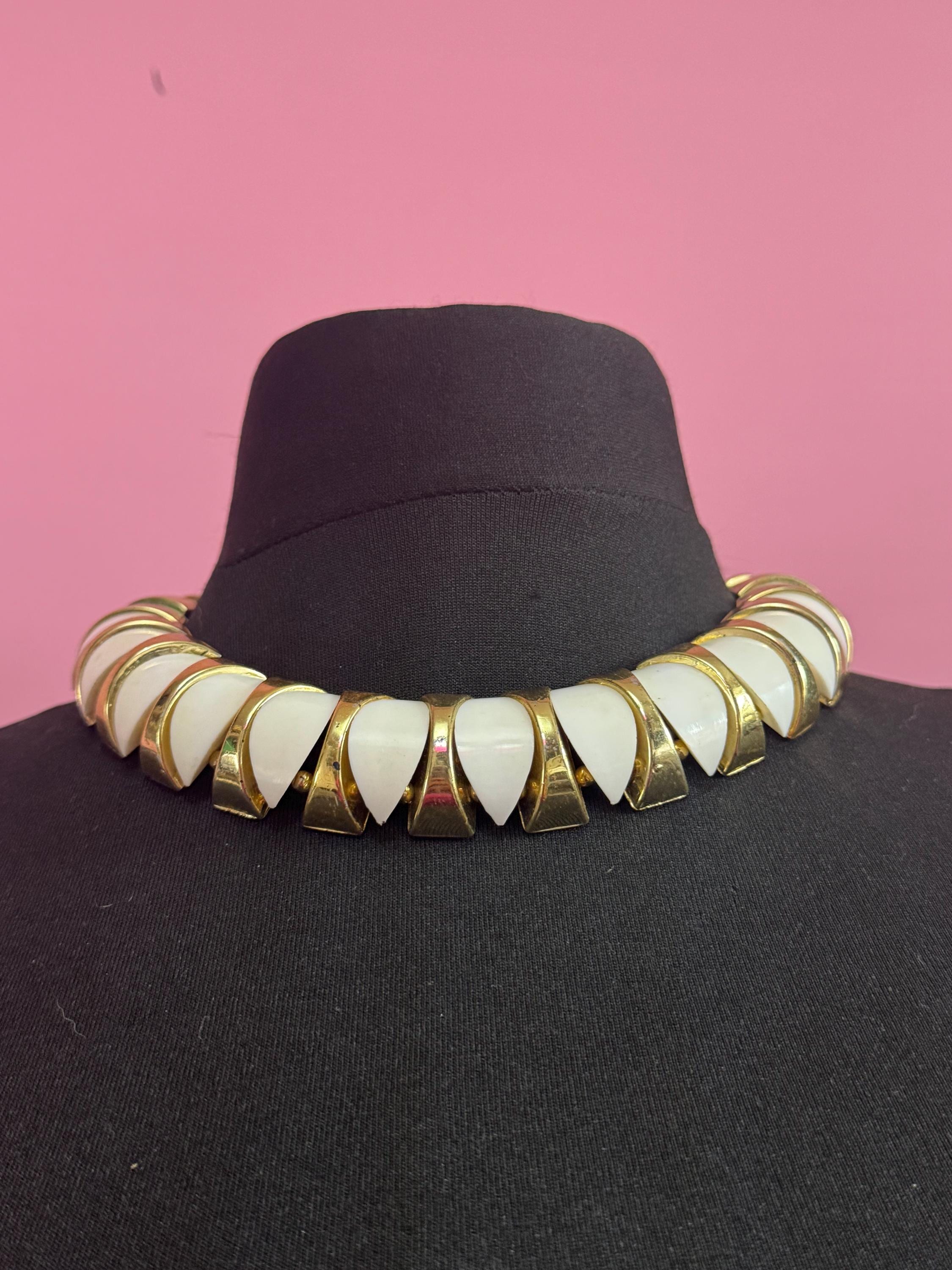 Huge oversized Vintage white plastic gold tone beaded chunky choker collar necklace 48cm