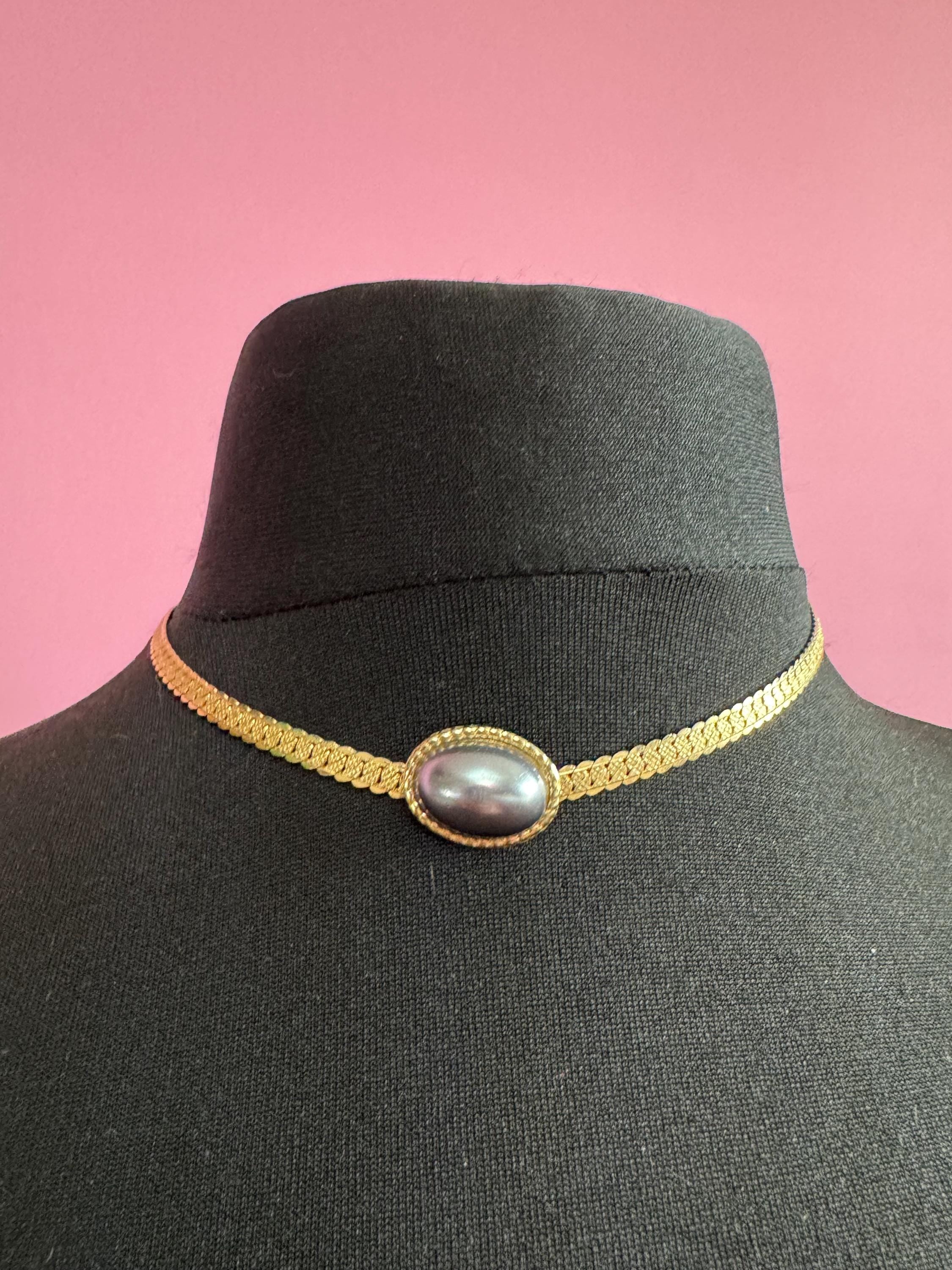 Vintage Gold Tone flat link Choker with central grey faux pearl Cabochon