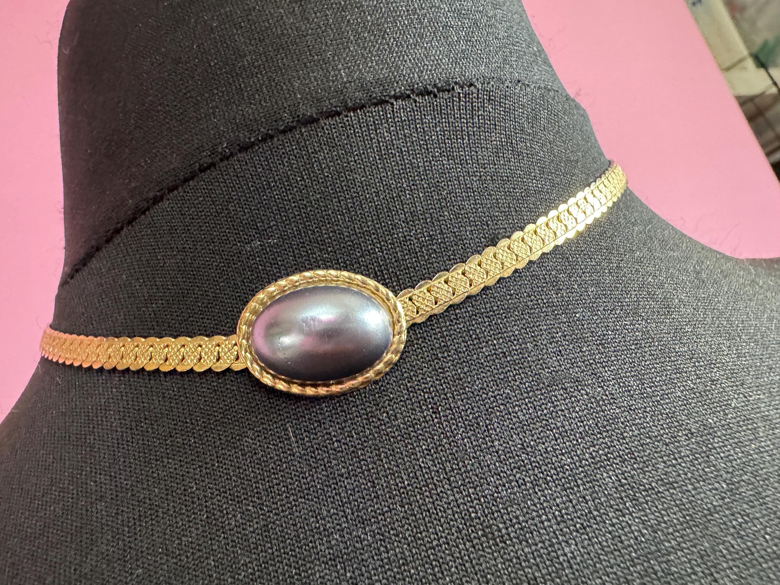 Vintage Gold Tone flat link Choker with central grey faux pearl Cabochon