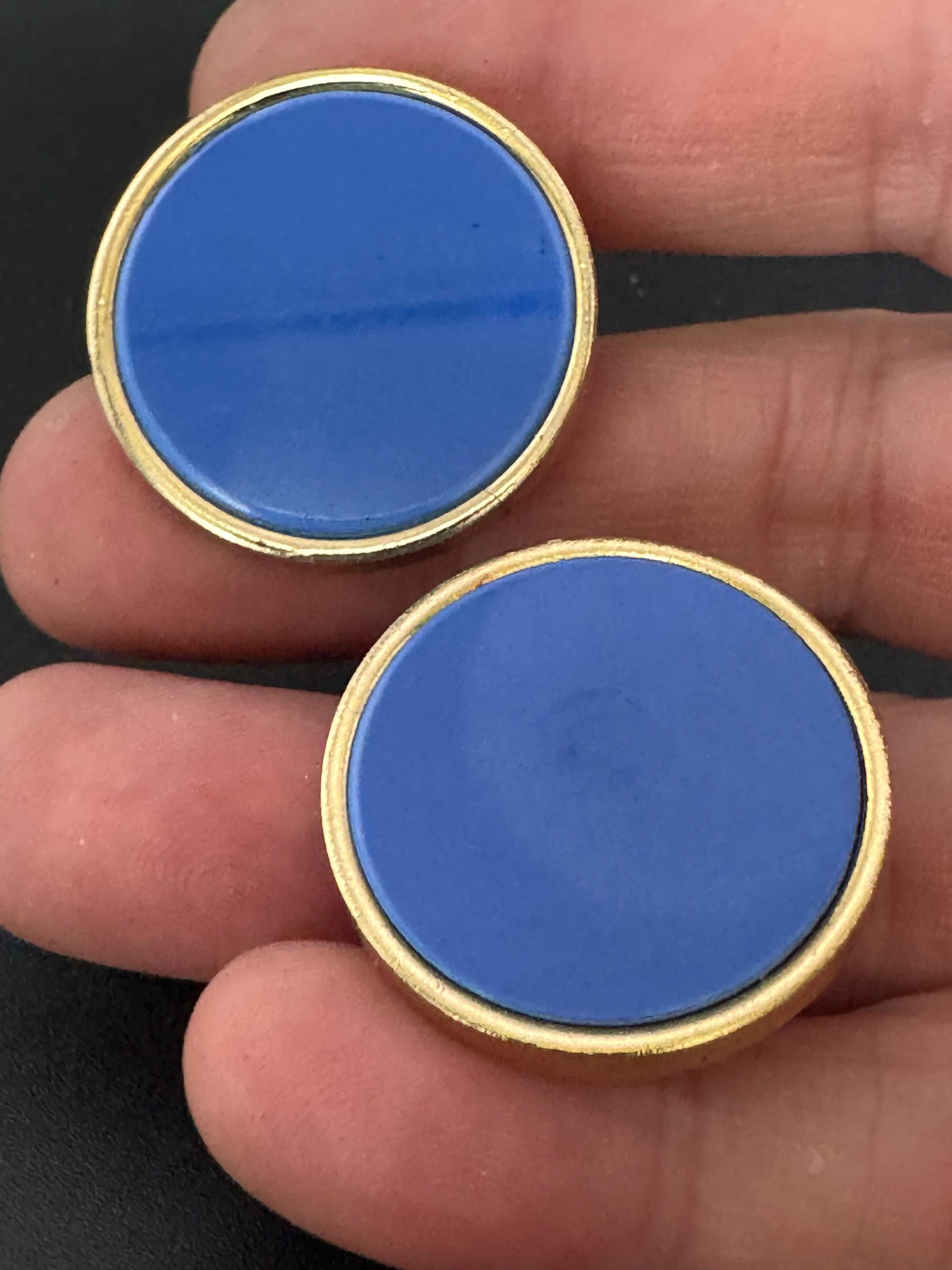 Vintage 1980s Navy blue plastic disc round Clip On earrings round Gold Tone metal