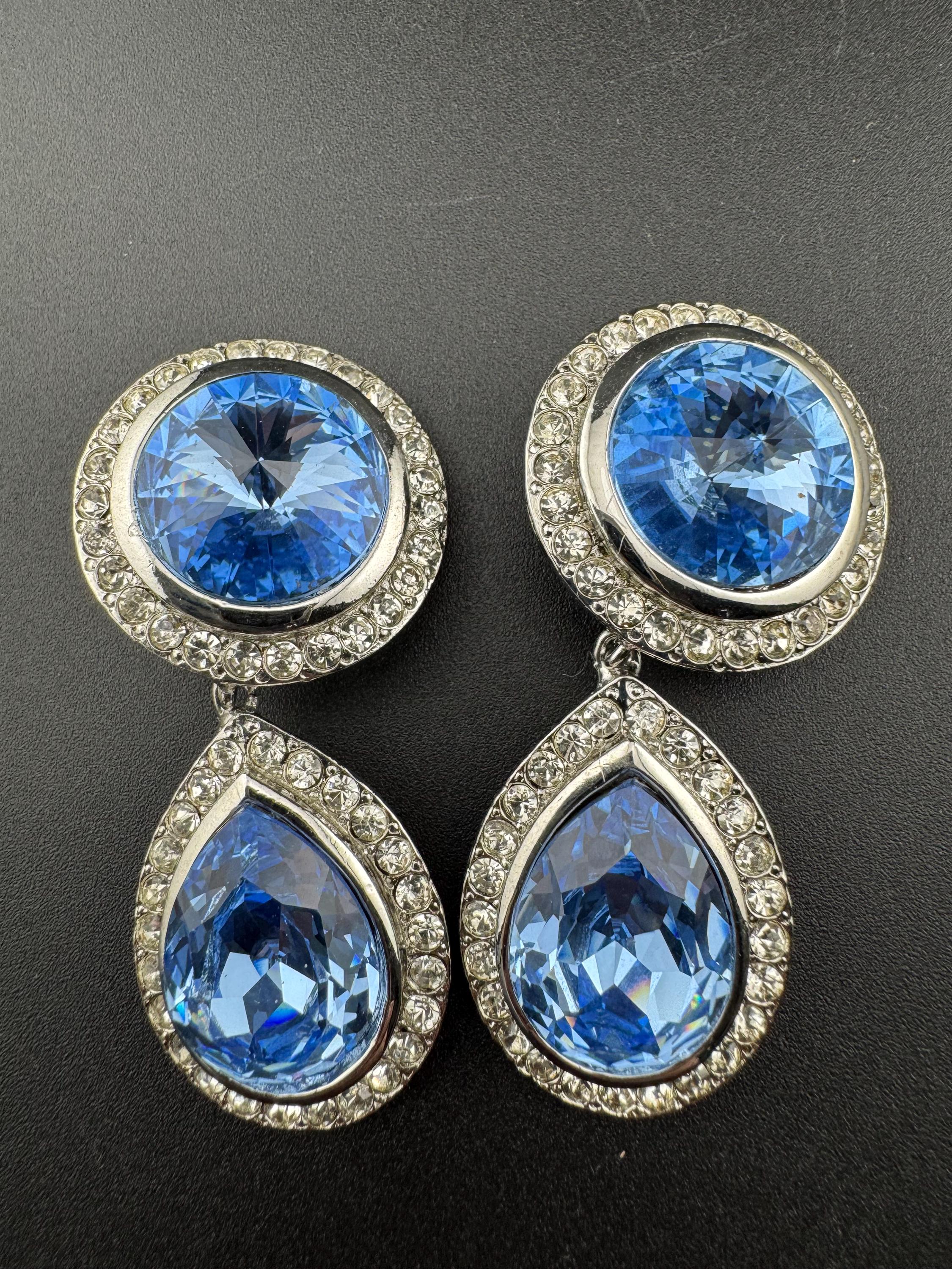 6cm Vintage 80s Swarovski crystal rhinestone diamanté light sapphire blue and clear teardrop clip on earrings silver tone