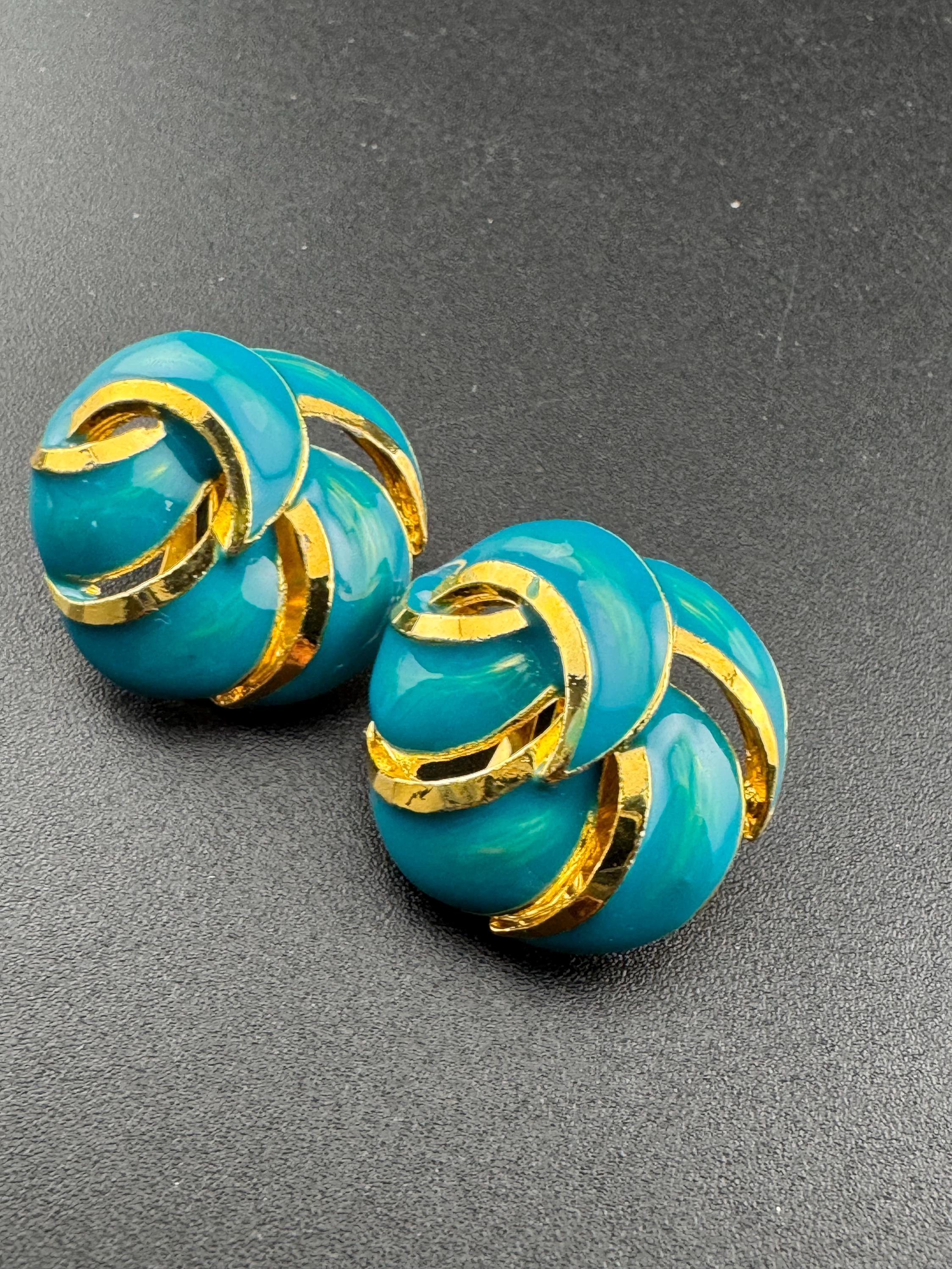 Vintage round shiny turquoise blue enamel gold tone  classic knot swirl button clip on stud earrings