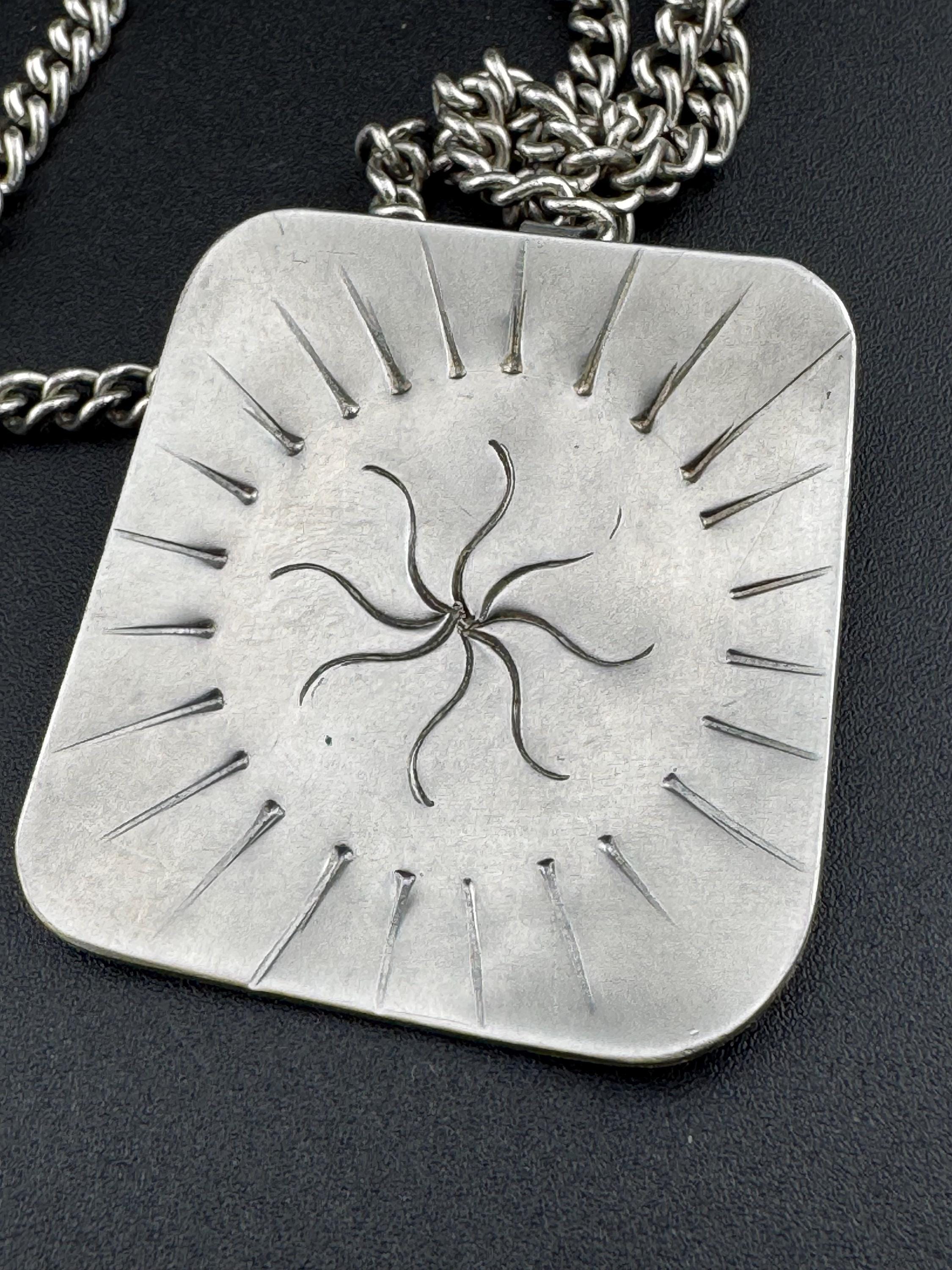 Vintage Modernist oversized etched starfish nautical silver tone stainless Steel medallion pendant necklace Mid Century 1960s 1970s