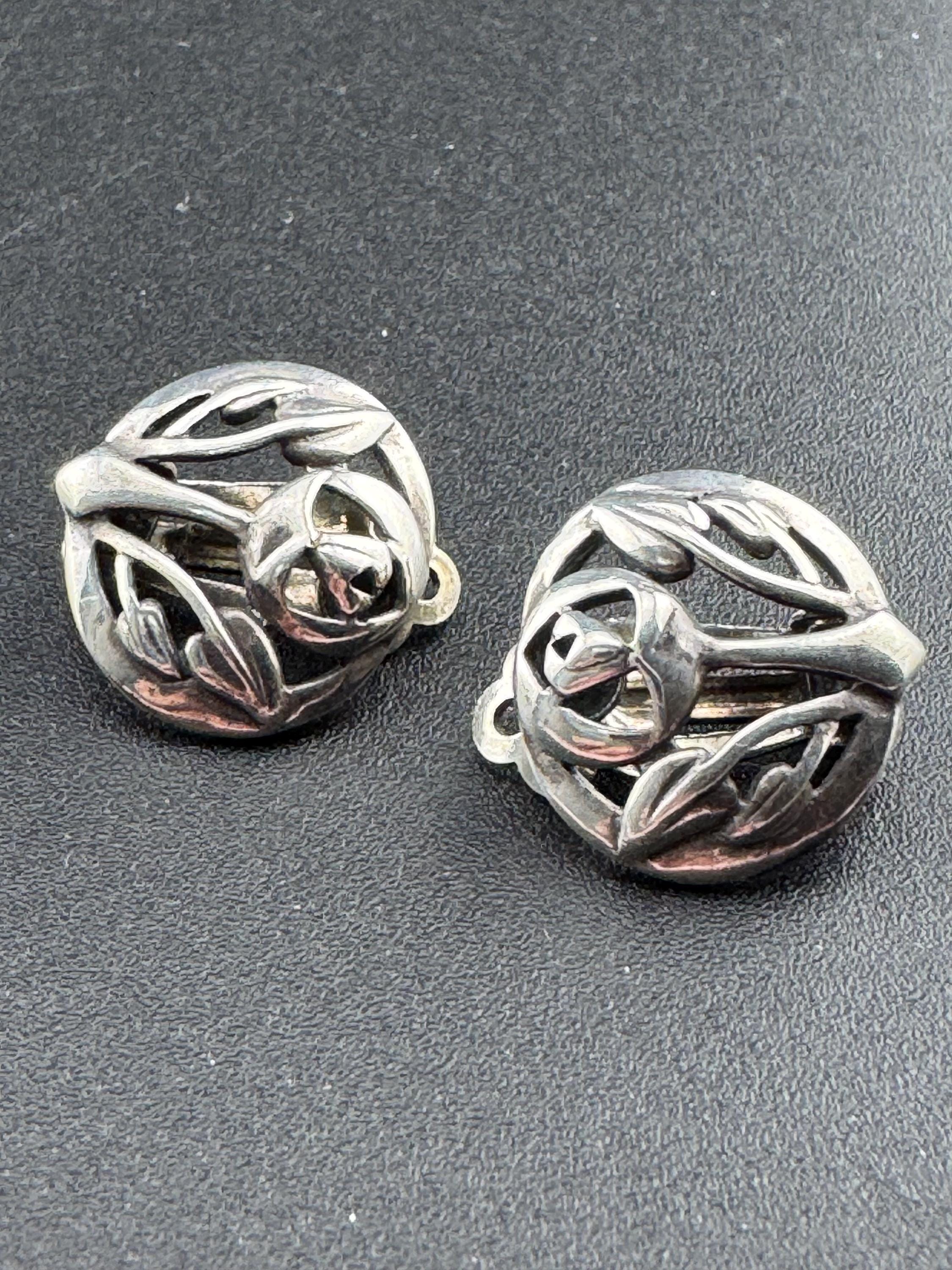 Small Vintage 925 arts and crafts style floral sterling silver clip on earrings 1.5cm