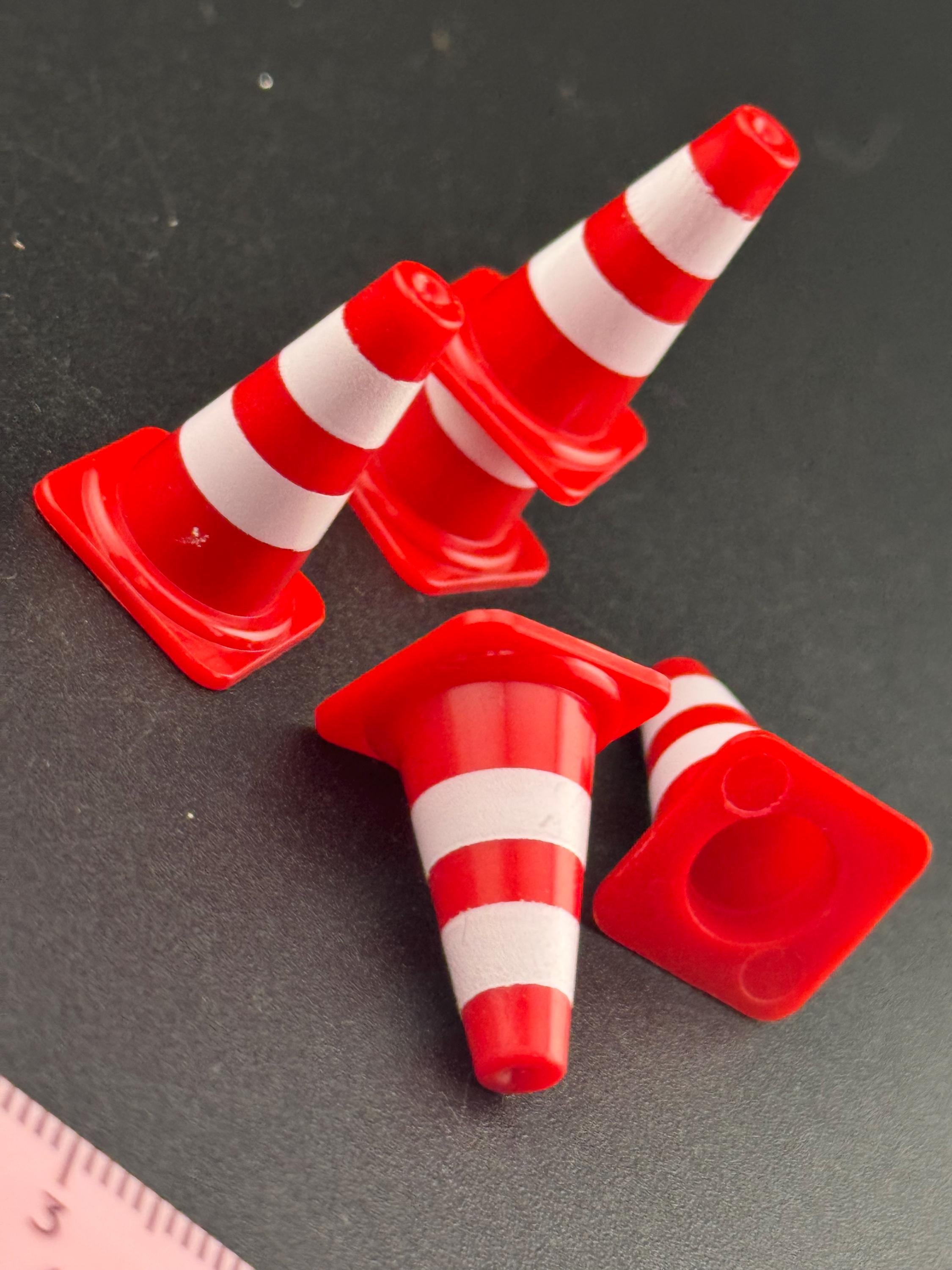 5 x miniature traffic cones cake topper decorations reusable, red and white ideal boys football or driving test cakes