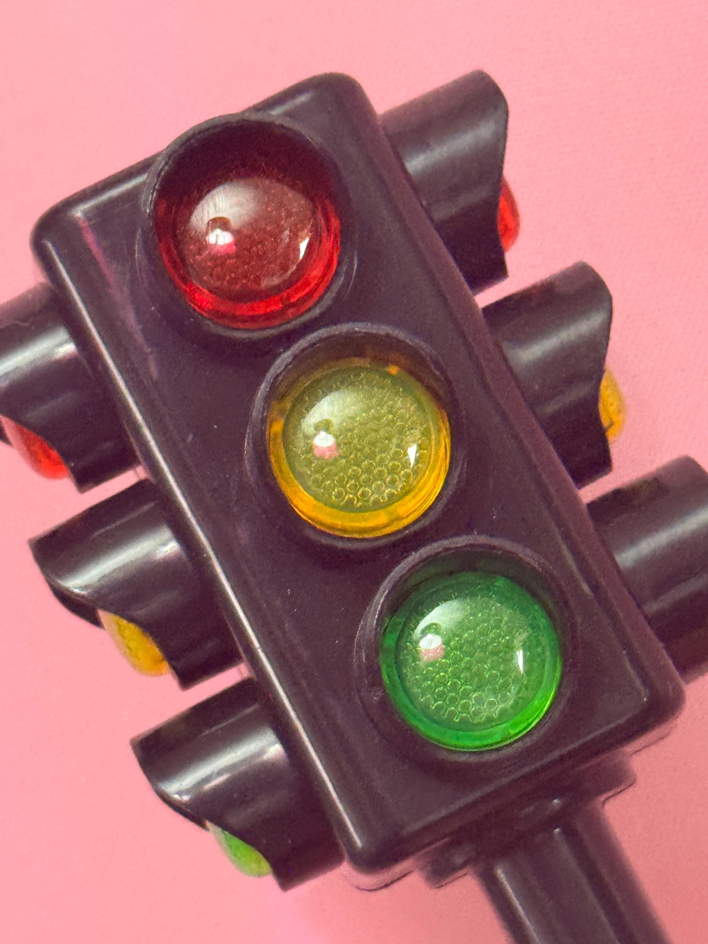 1 x miniature traffic light cake topper decorations reusable, ideal boys,  dads, fathers birthday or driving test cakes