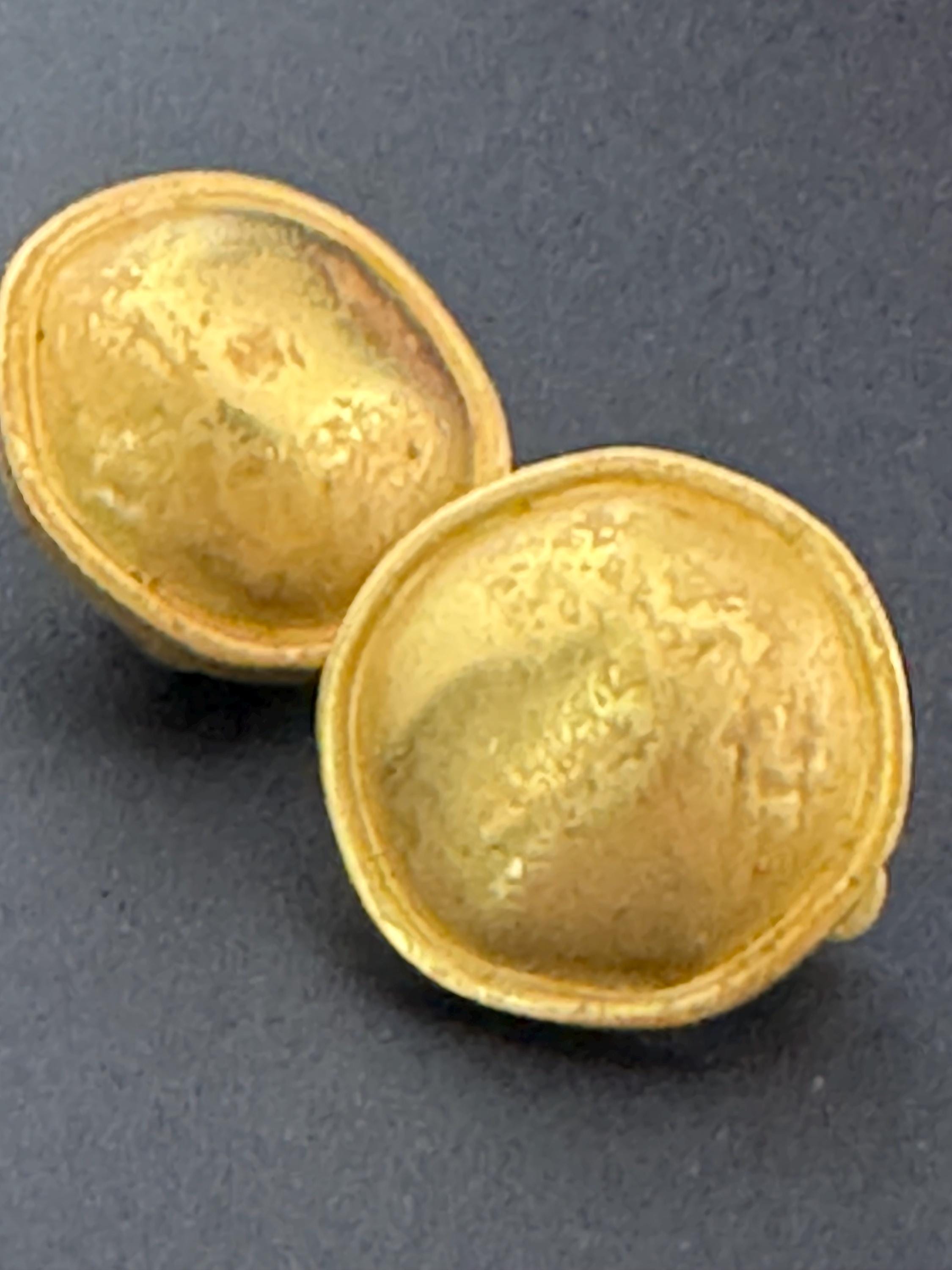 Signed AK Anne Klein Vintage 1980s small  Matt gold round disc button style clip on earrings