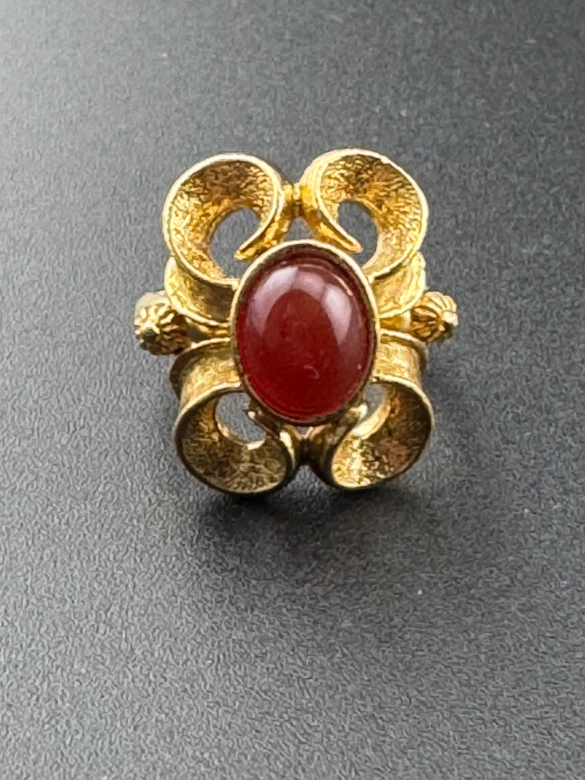 Vintage chunky gold tone adjustable red brown cabochon glass cocktail dress ring size P Q R S