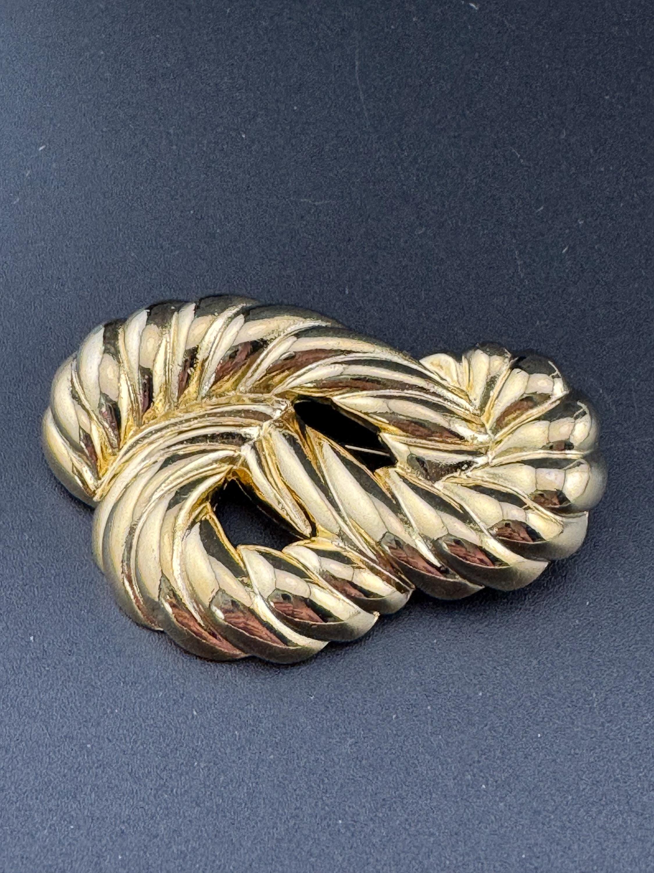 Oversized vintage modernist gold plated nautical style rope knot brooch old shop stock