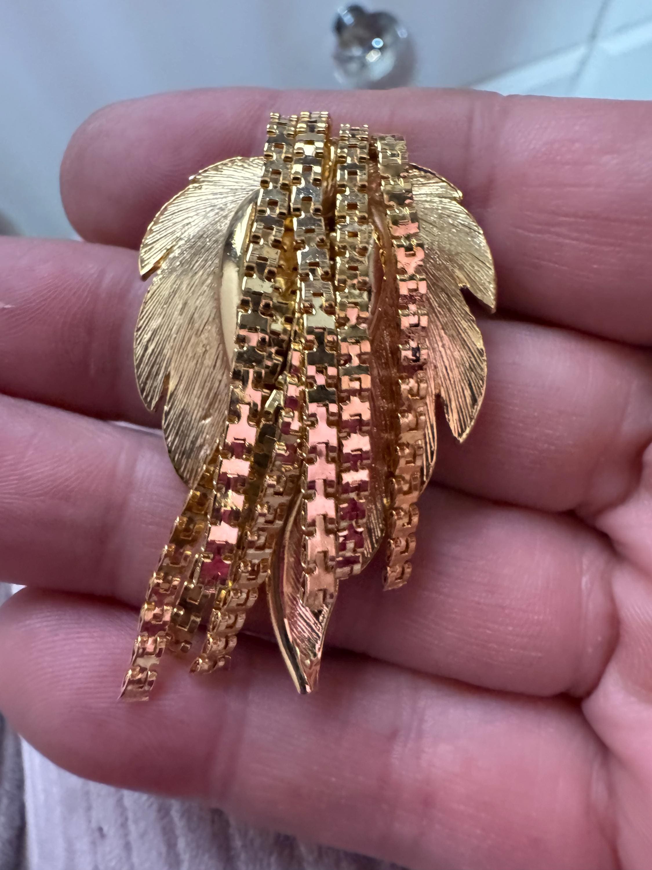 vintage modernist gold plated leaf waterfall fancy chain tassel brooch 1970s