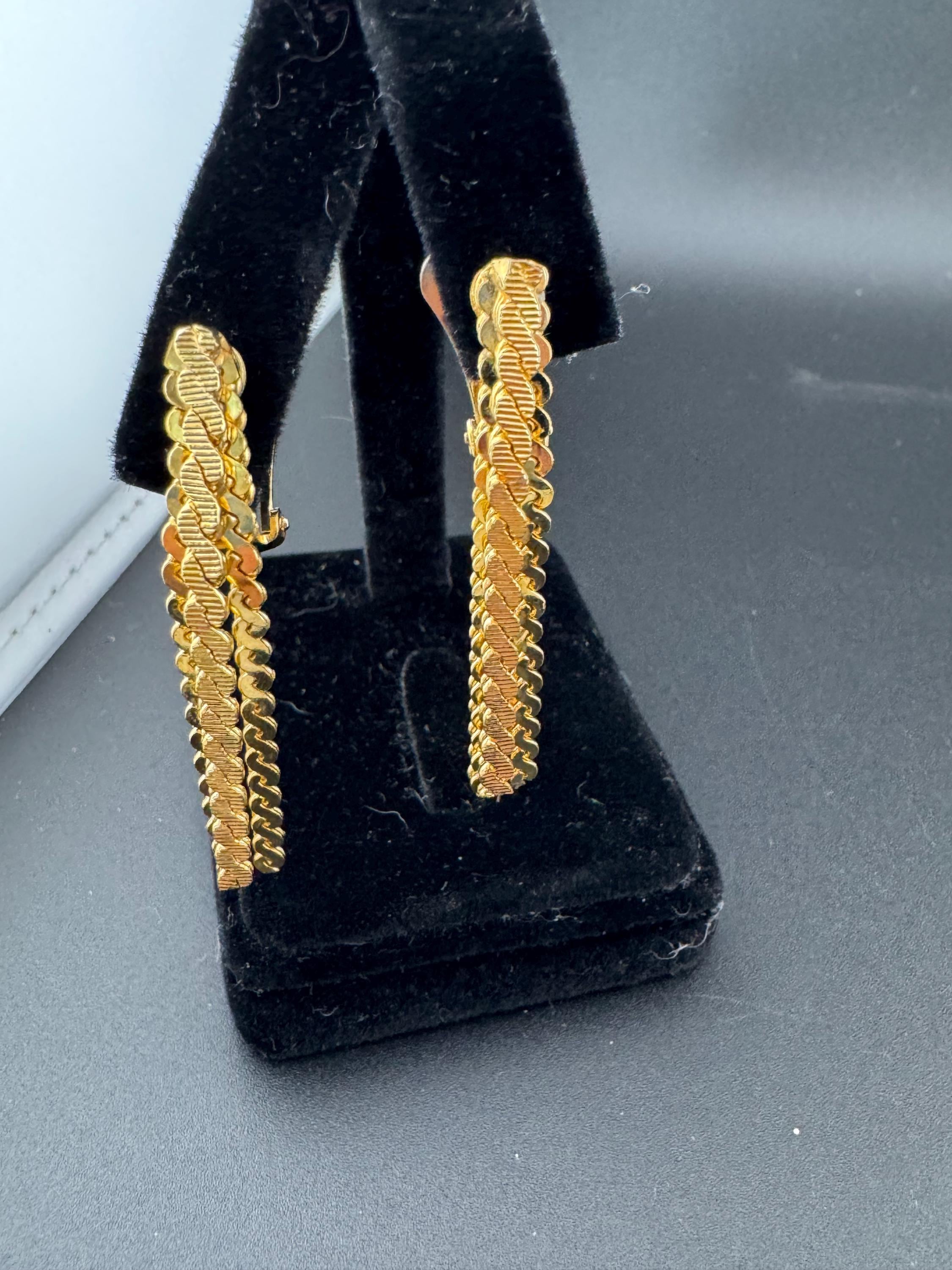 5cm Vintage gold tone drop tassel earrings serpentine snake chain 1970s 1980s clip on