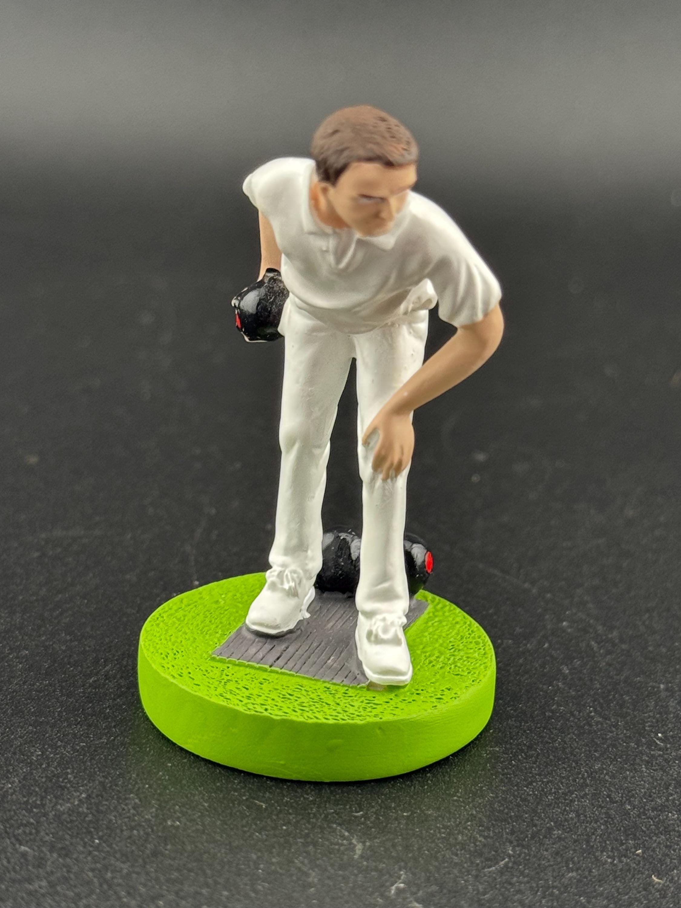 Men lawn bowls player bowling birthday cake topper, novelty sports, hobby  bowling decoration