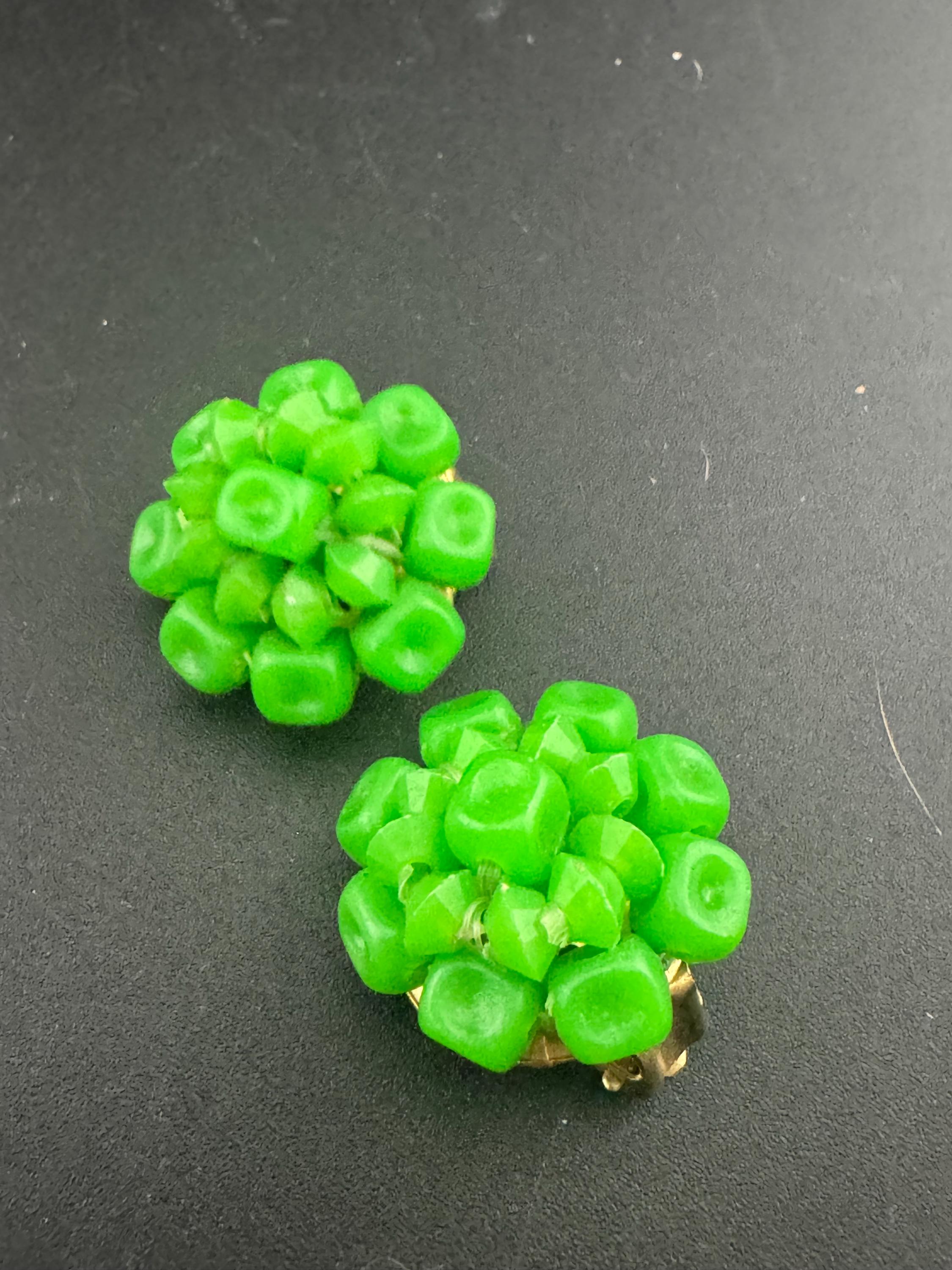 Vintage 1950s Funky apple green plastic Cluster Clip On Earrings pin up girl style