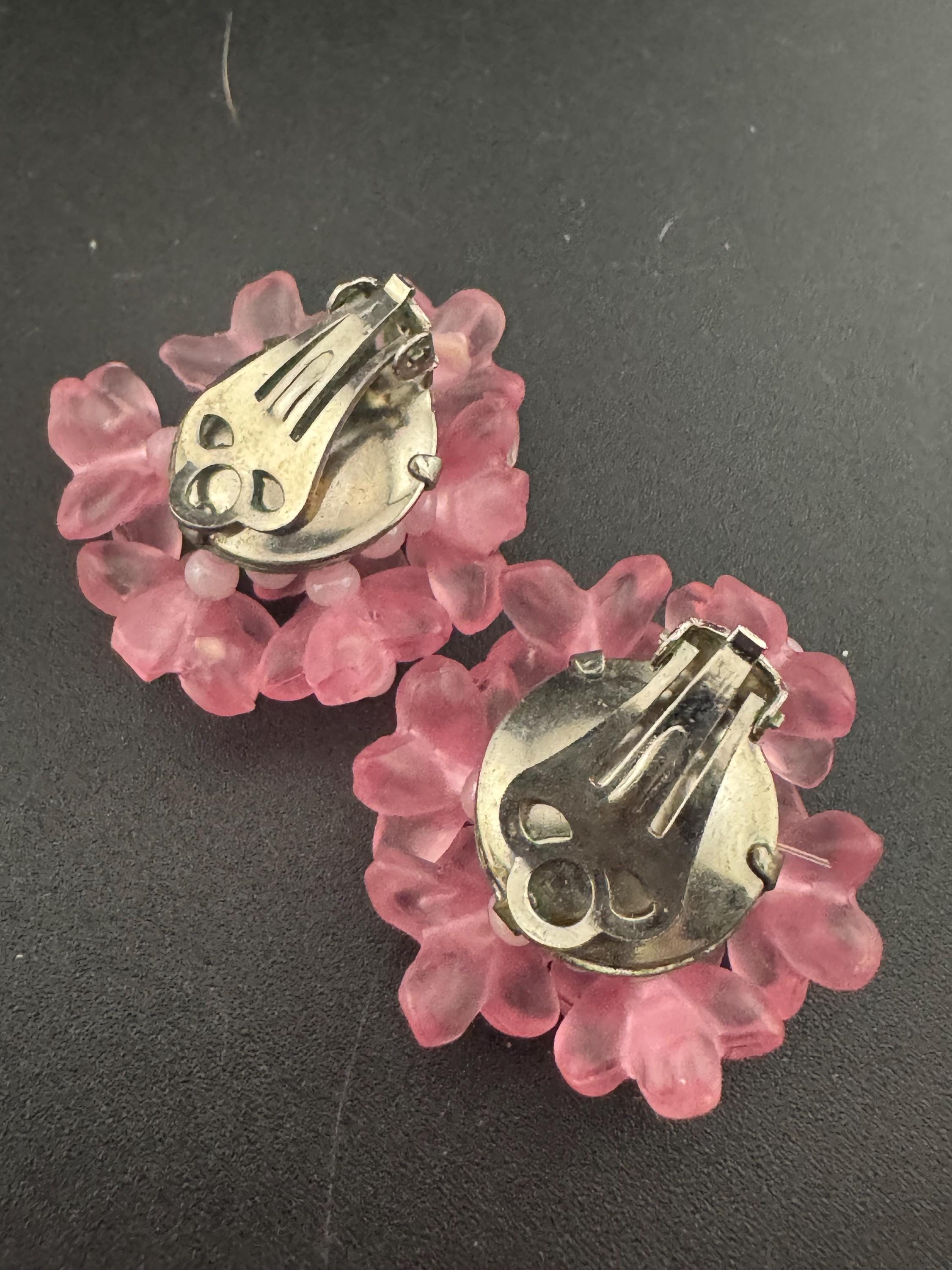 Vintage Funky pink floral plastic  beaded Cluster Clip On Earrings