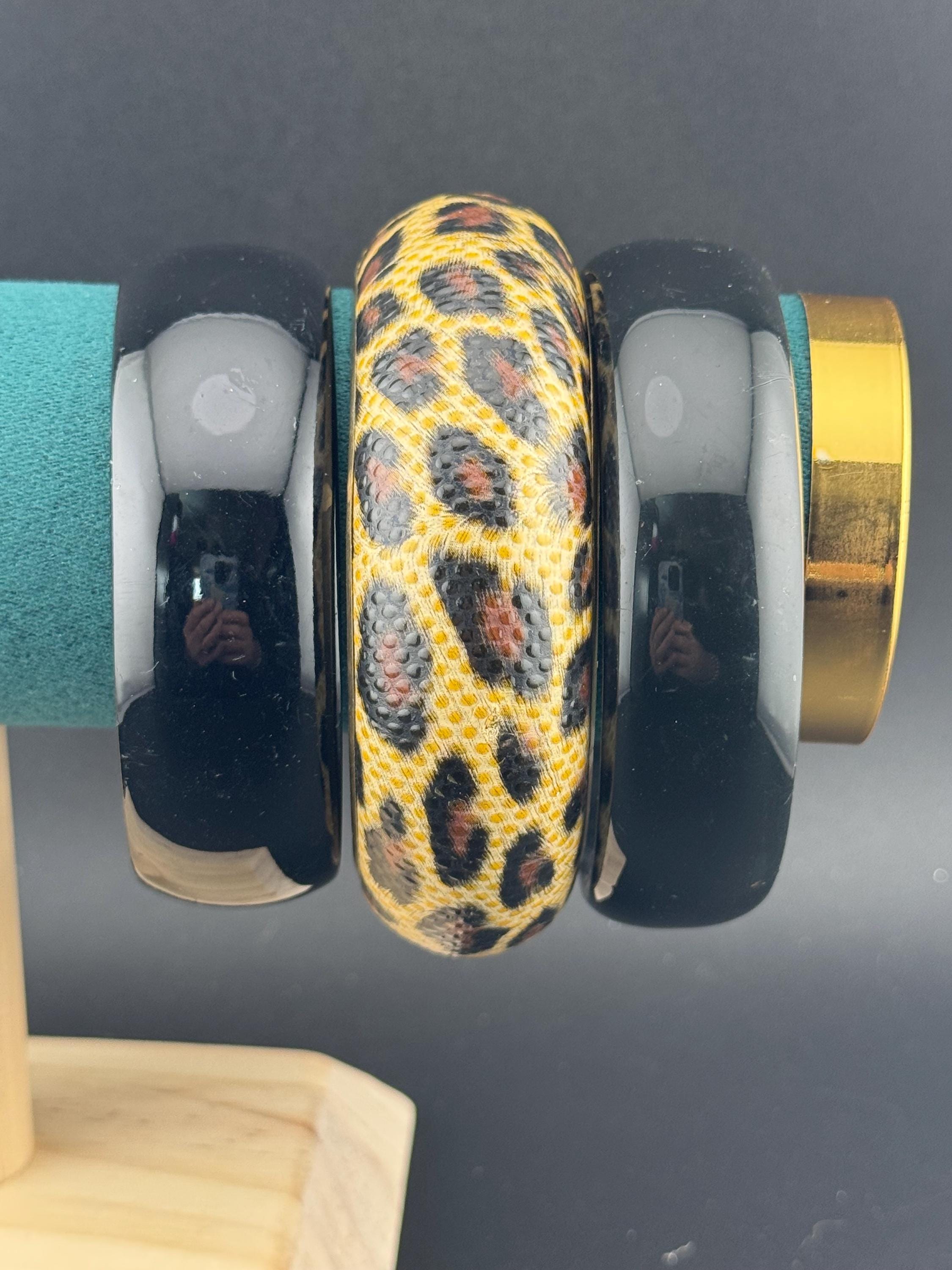 Vintage stack of black and leopard print Chunky stylish plastic and metal bangles retro acrylic bracelets