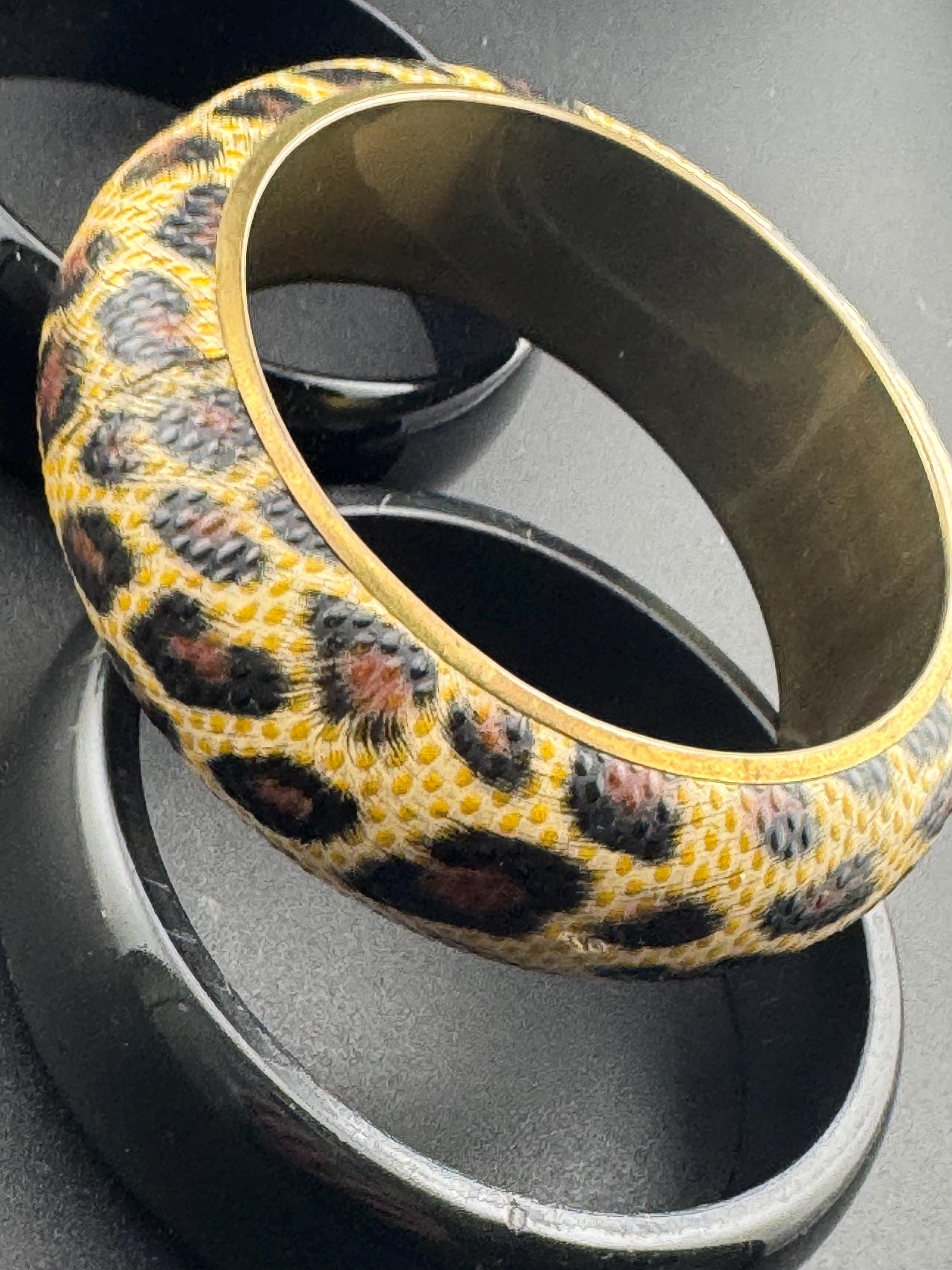 Vintage stack of black and leopard print Chunky stylish plastic and metal bangles retro acrylic bracelets