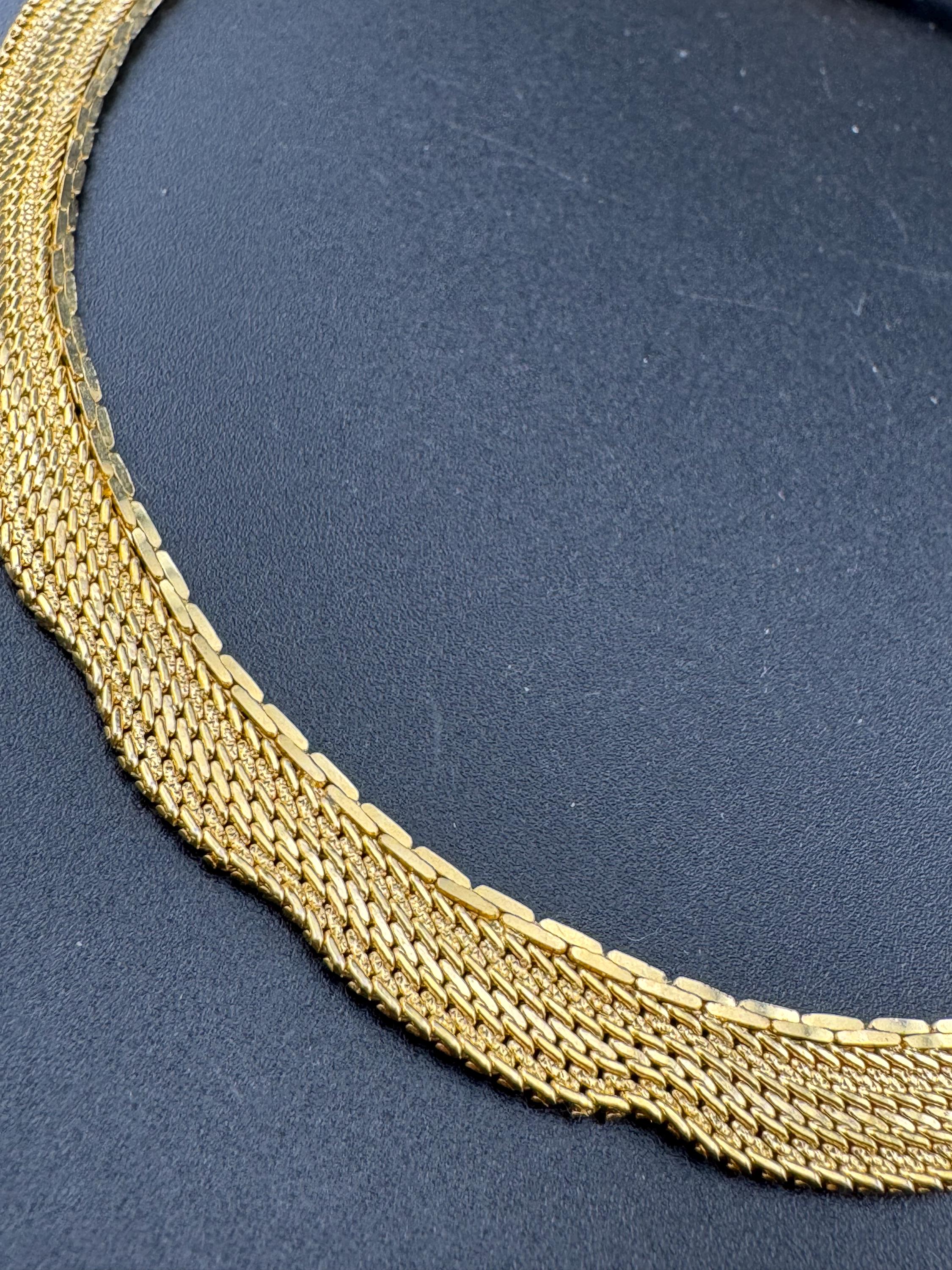 Vintage gold tone modernist design wide mesh choker necklace scalloped