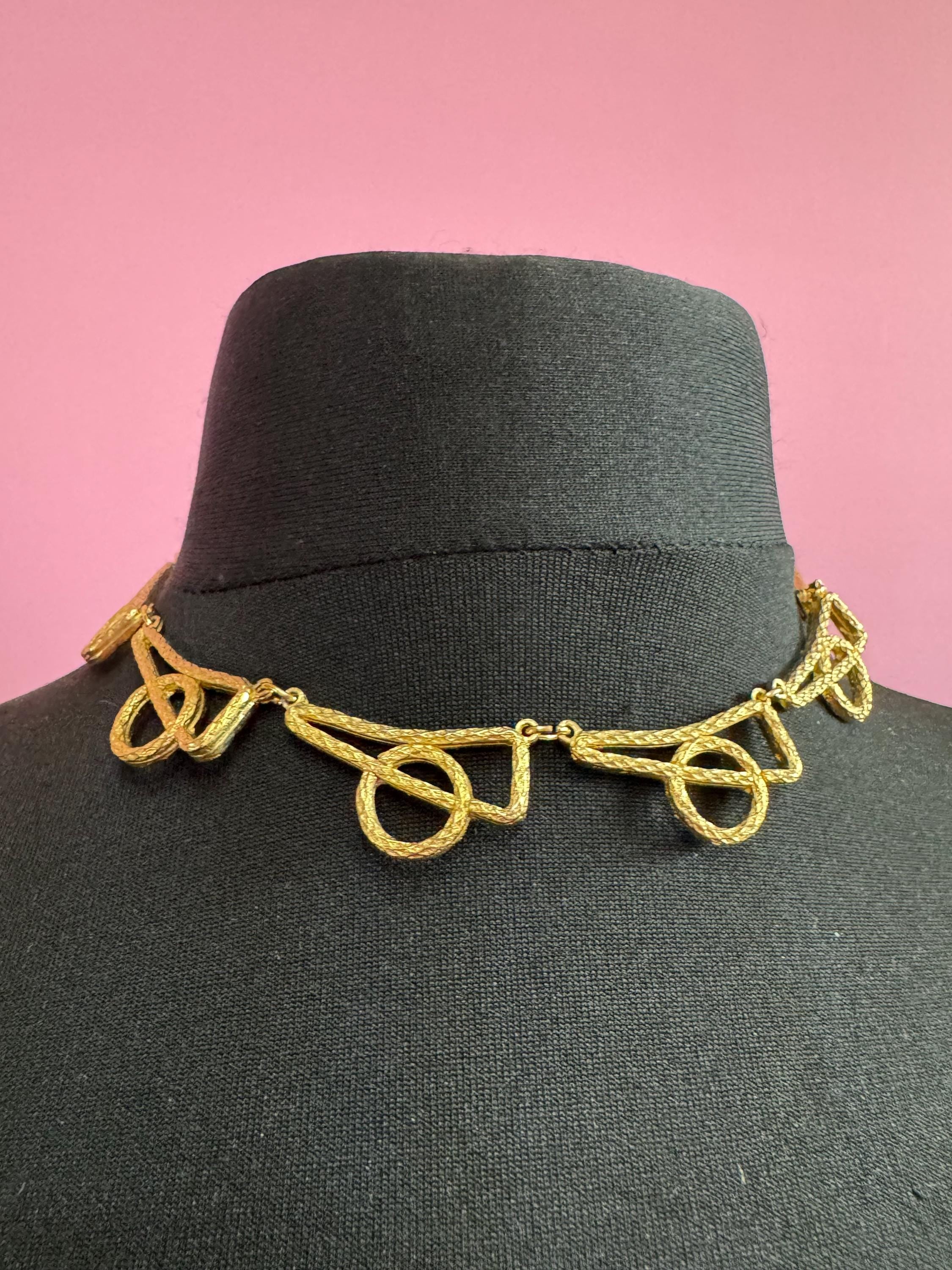 Slim neck Vintage gold tone brutalist modernist textured panel link choker necklace 36-41cm