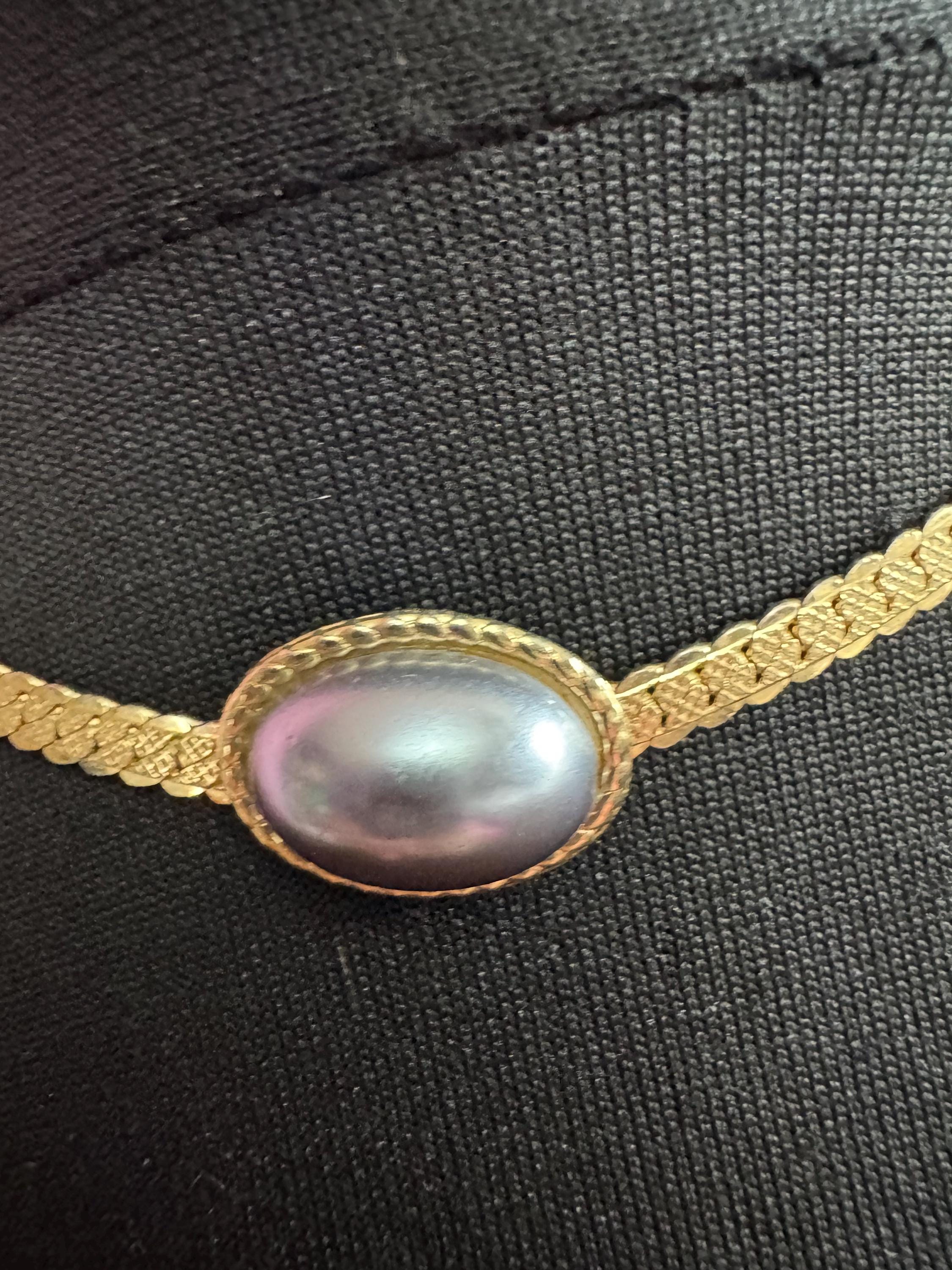 Vintage Gold Tone flat link Choker with central grey faux pearl Cabochon