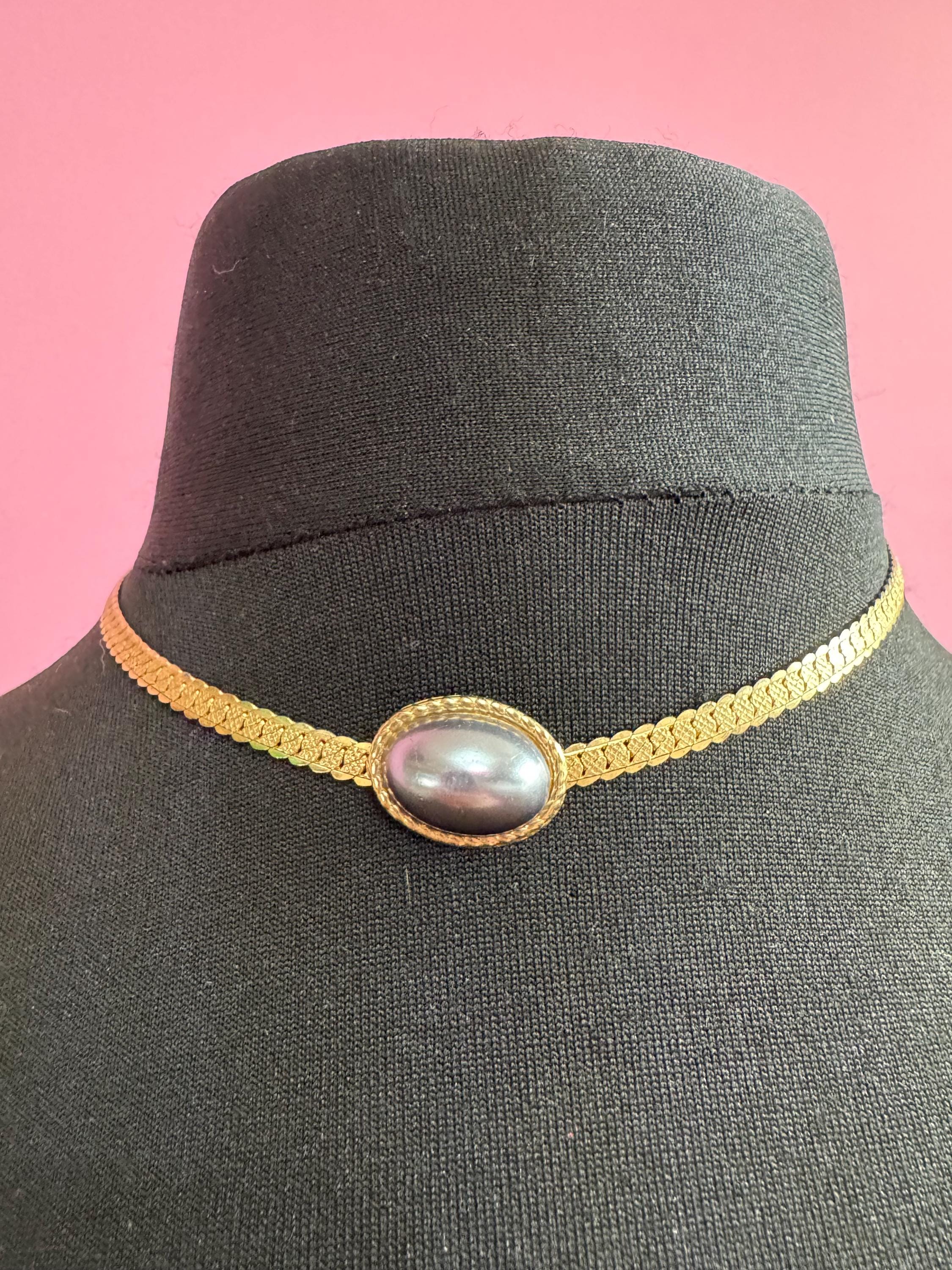 Vintage Gold Tone flat link Choker with central grey faux pearl Cabochon