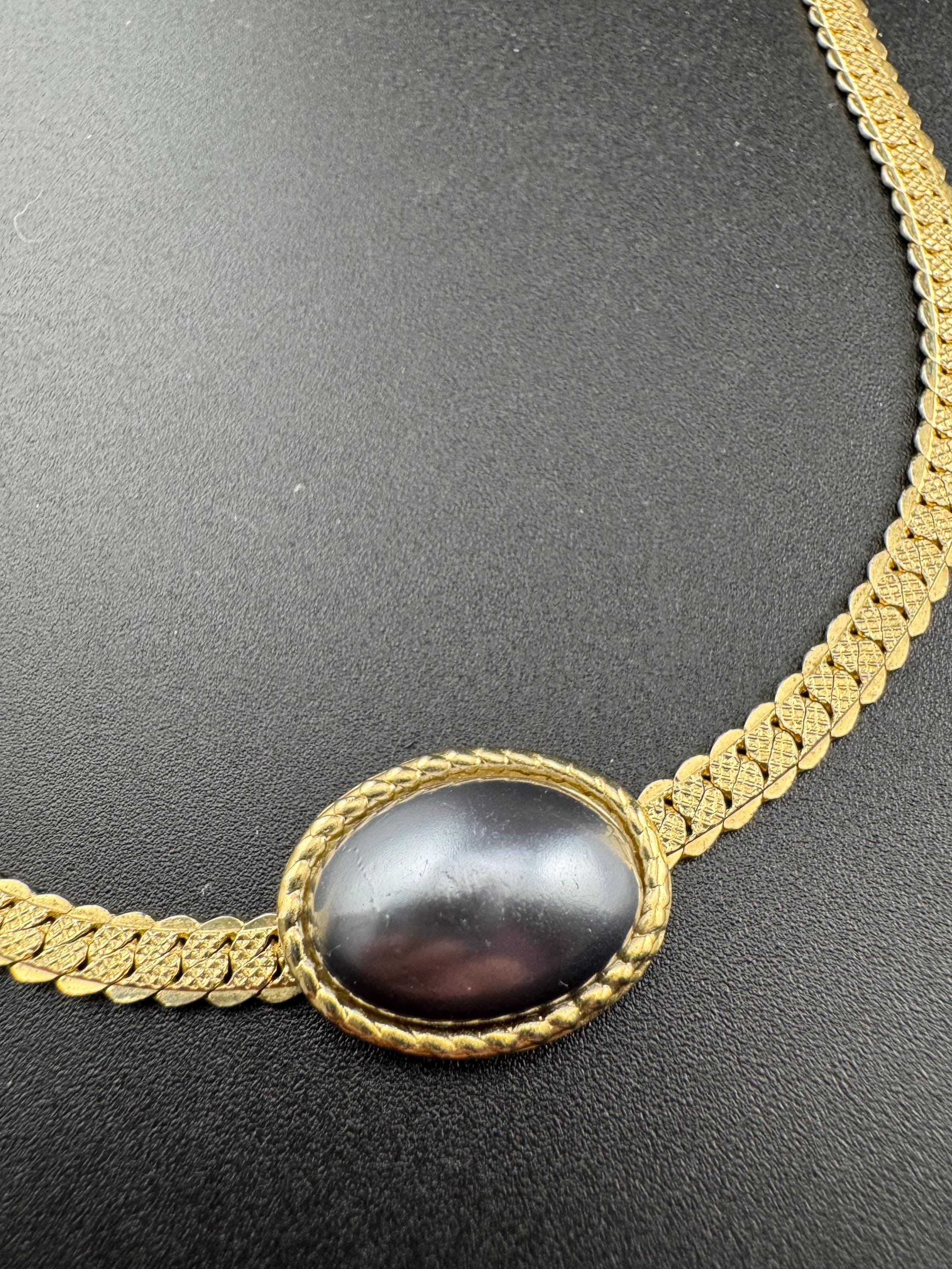 Vintage Gold Tone flat link Choker with central grey faux pearl Cabochon