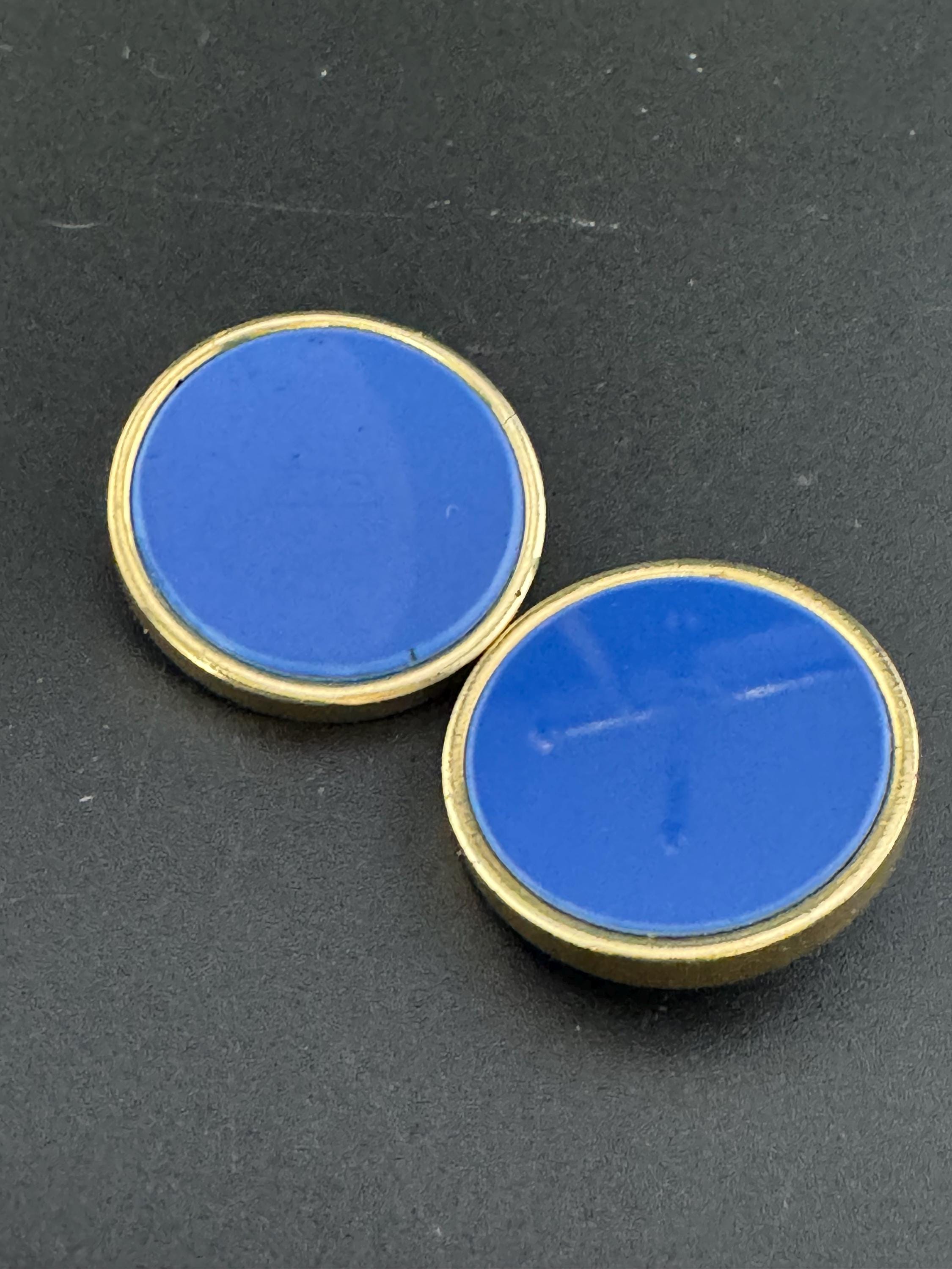 Vintage 1980s Navy blue plastic disc round Clip On earrings round Gold Tone metal