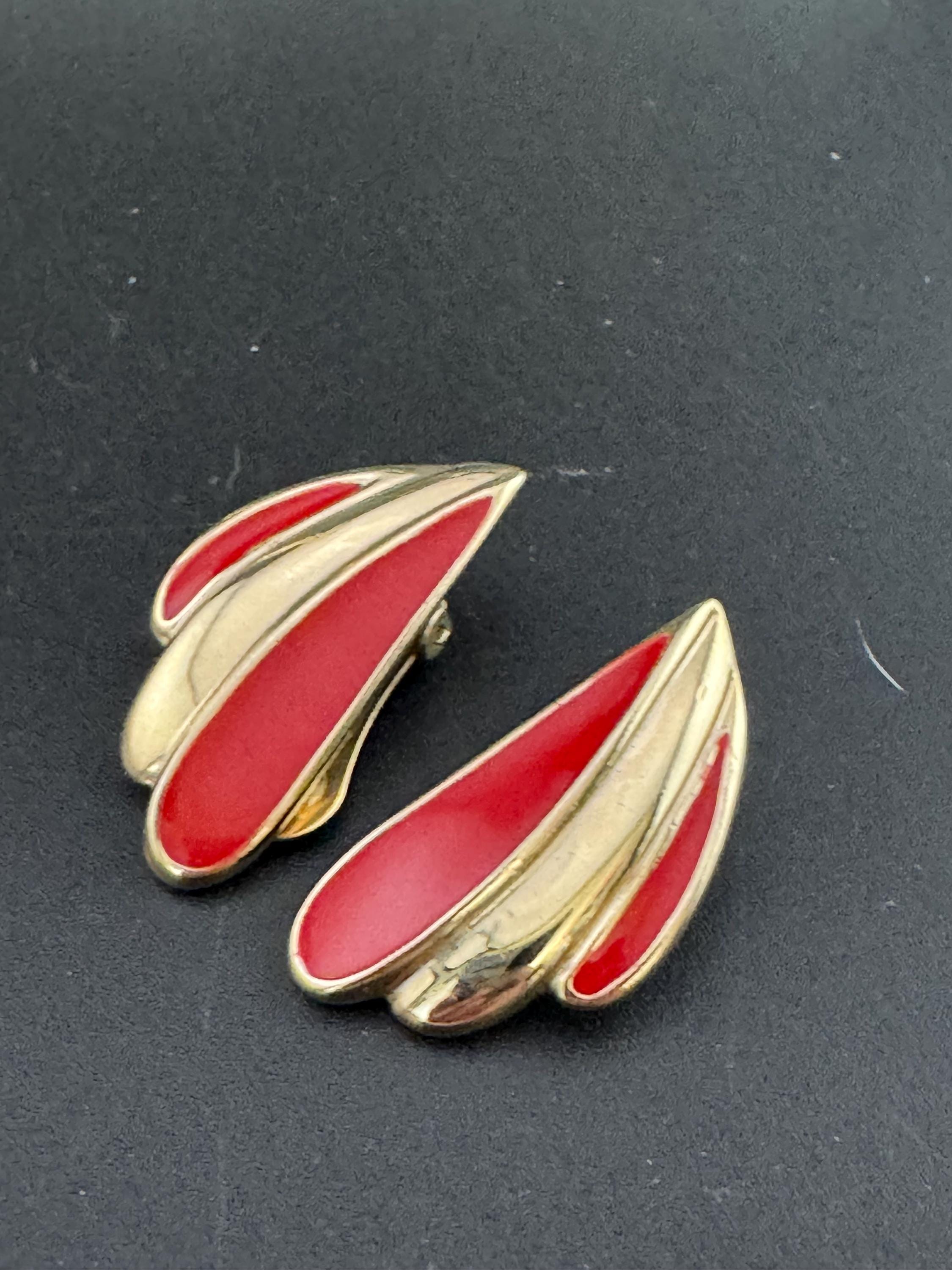 Vintage High End Gold tone bright pillar box red enamel fan shaped clip on earrings