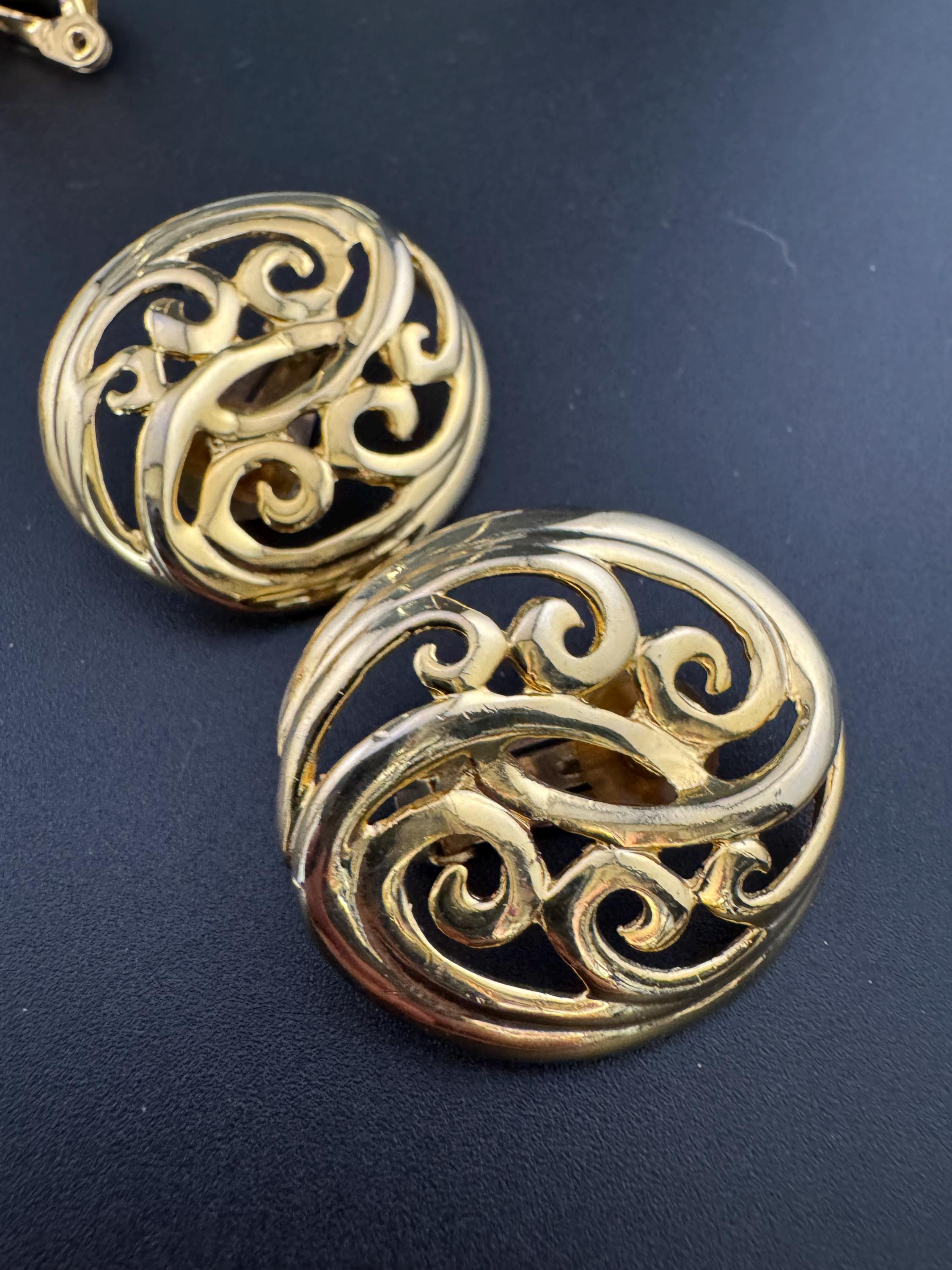 80s 3.5cm gold tone metal large oval openwork abstract stud clip on earrings vintage retro