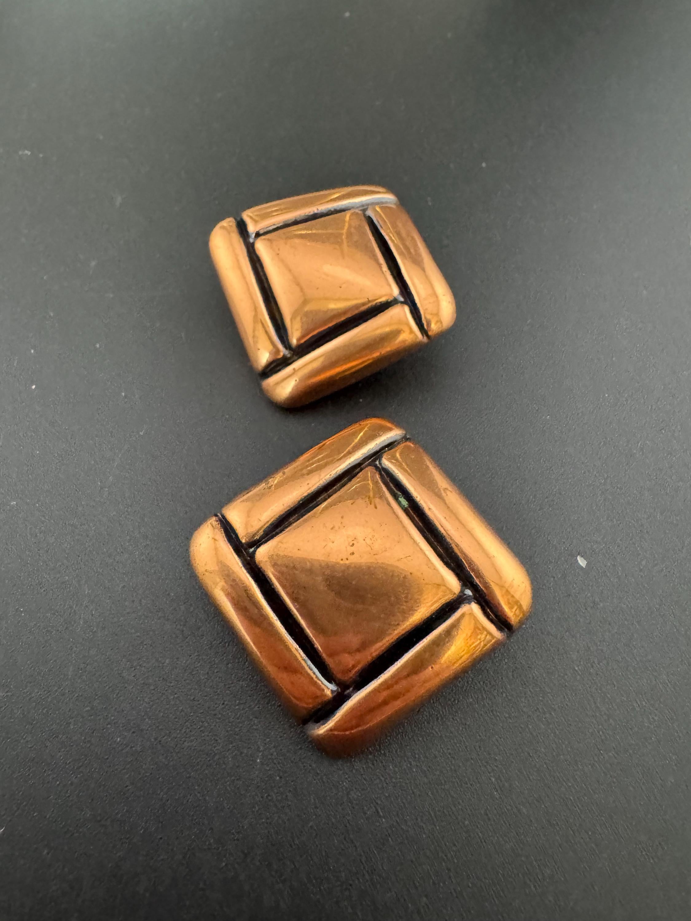 Vintage oversized copper tone 2.5cm puffy square modernist clip on earrings 1970s