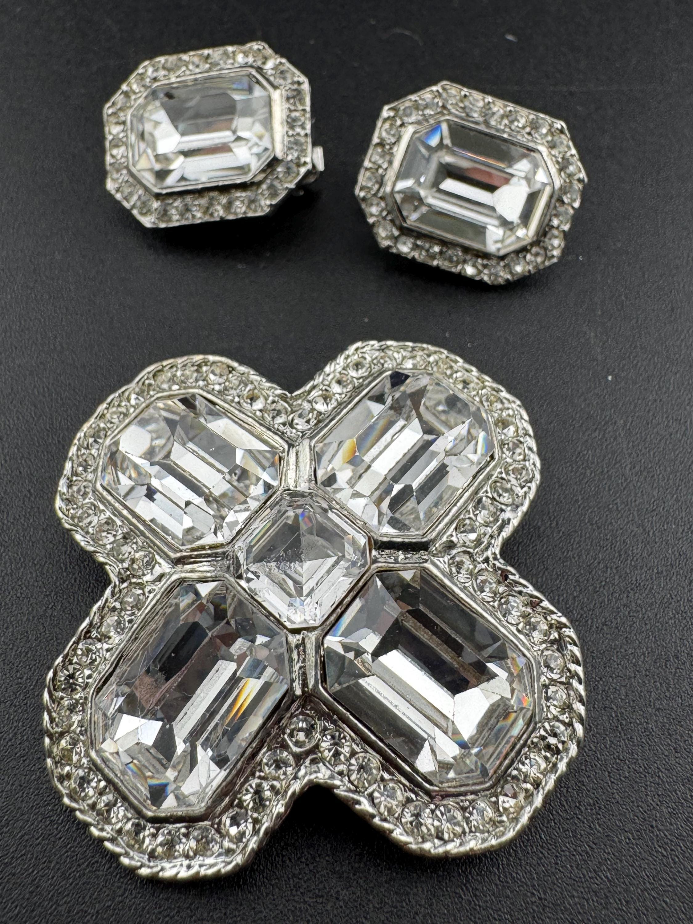 Vintage 1980s Swarovski silver tone crystal set clear diamanté octagonal clip on earrings with matching cross brooch